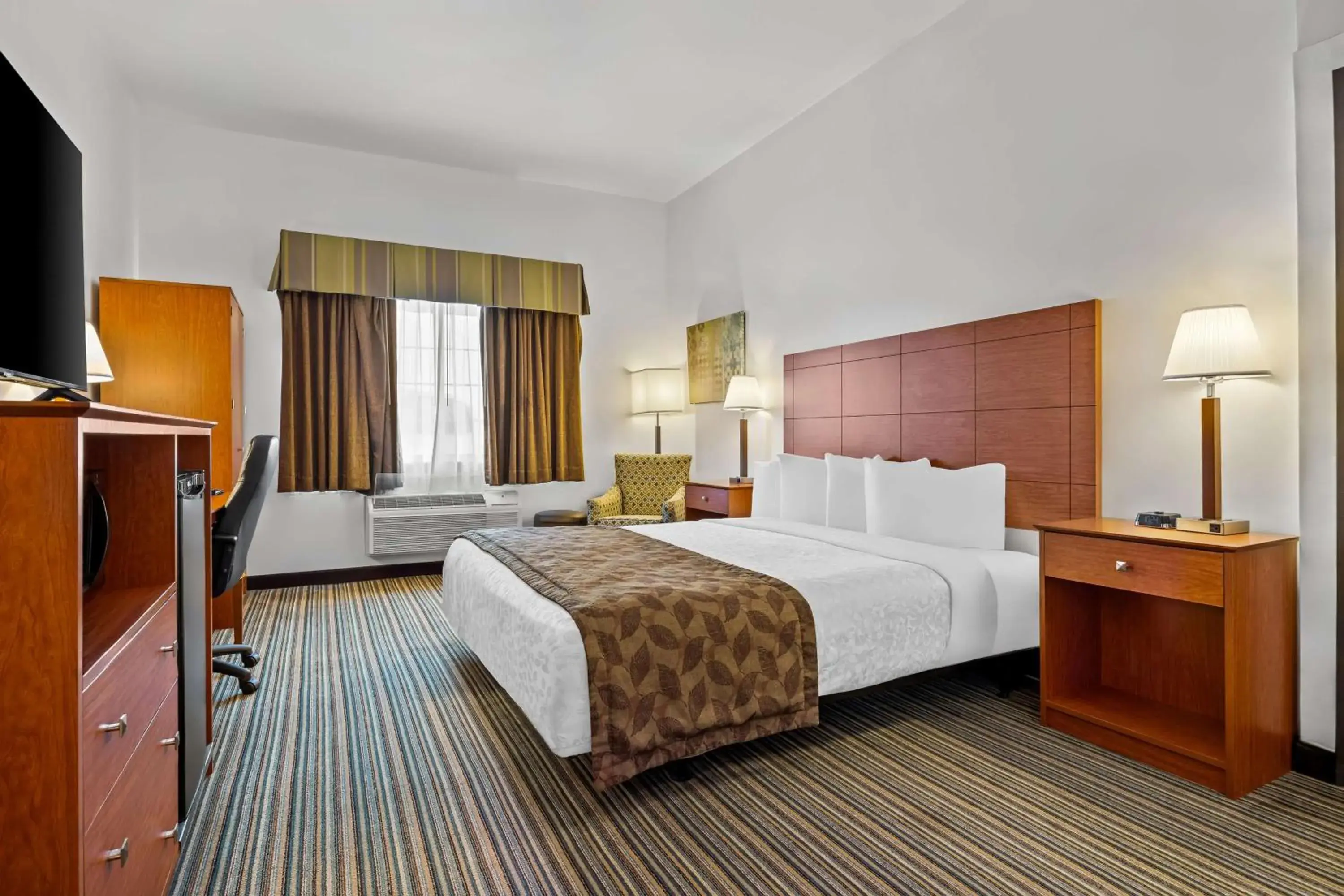 King Room with Roll-In Shower - Mobility Access in Best Western Liberty Inn King Room with Roll-In Shower - Mobility Access in Best Western Liberty Inn