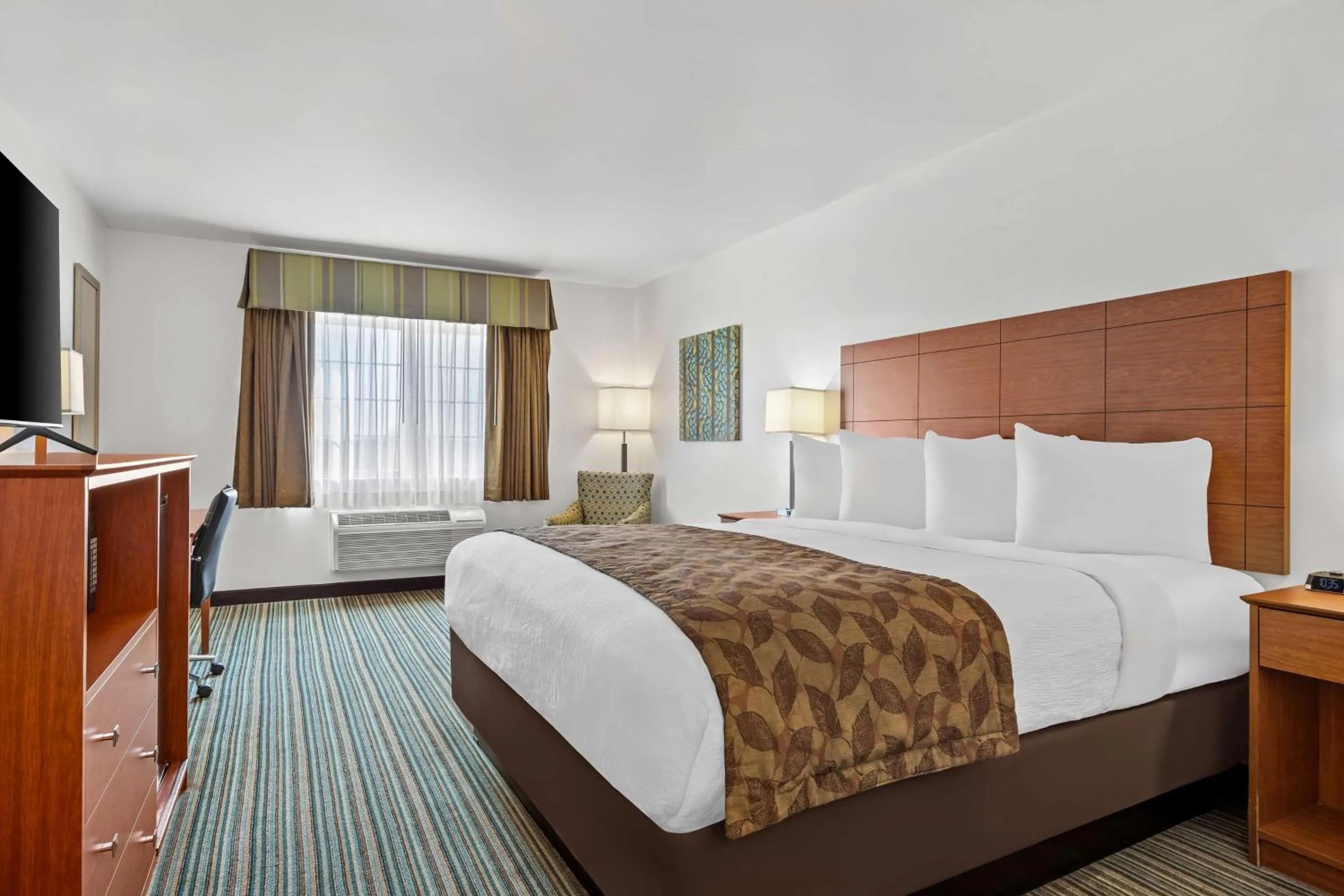 Bedroom, Bed in Best Western Liberty Inn