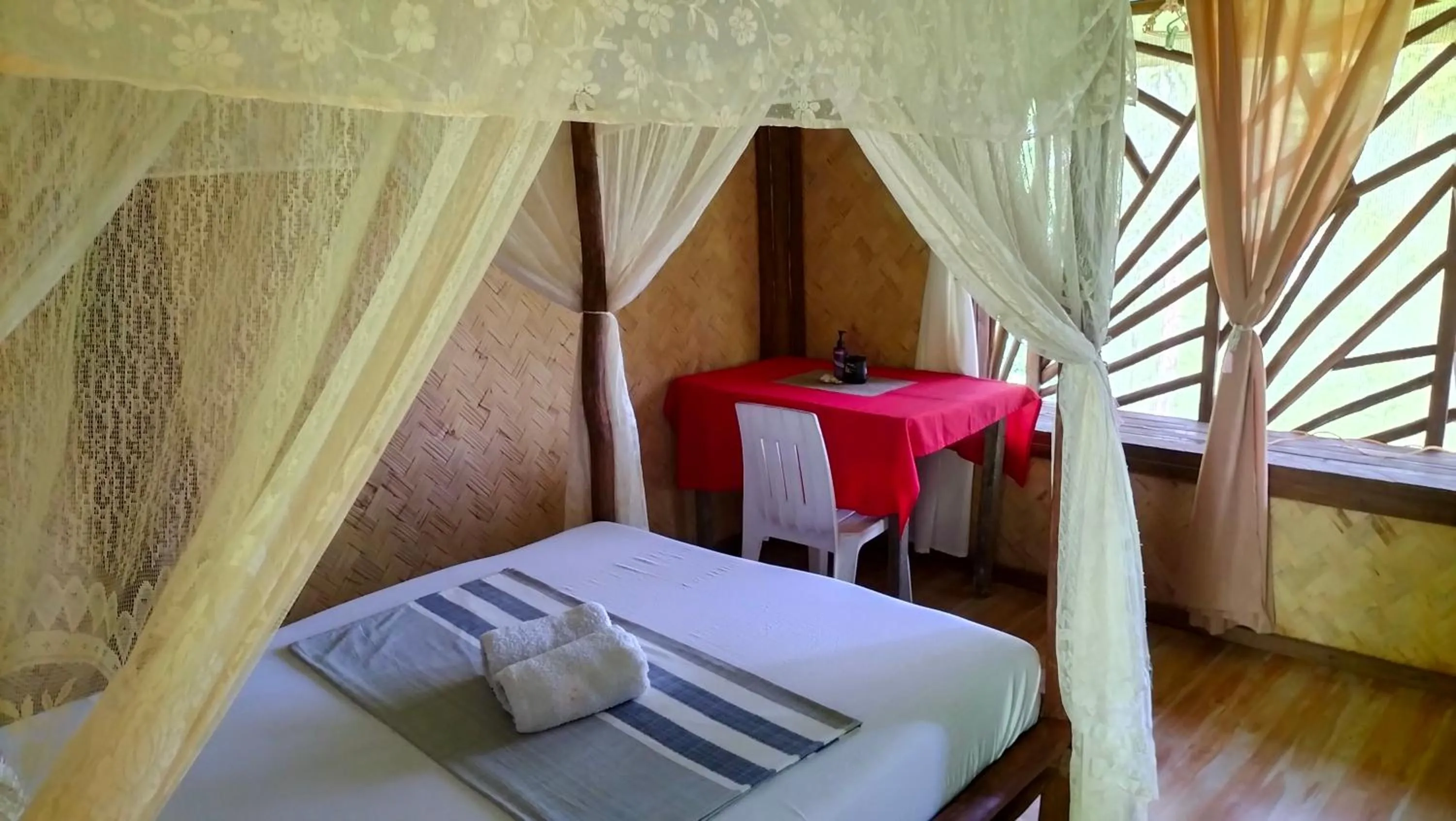 Bed in Erlittop Garden Eco Lodge