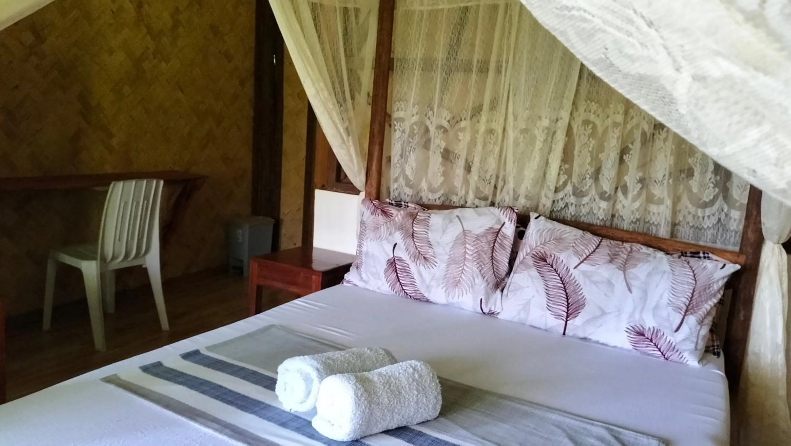 Bed in Erlittop Garden Eco Lodge