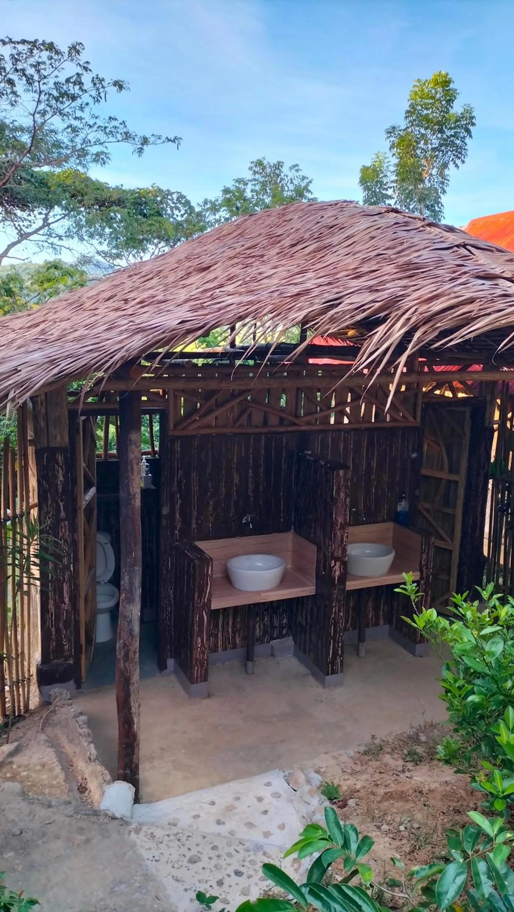 Bathroom in Erlittop Garden Eco Lodge