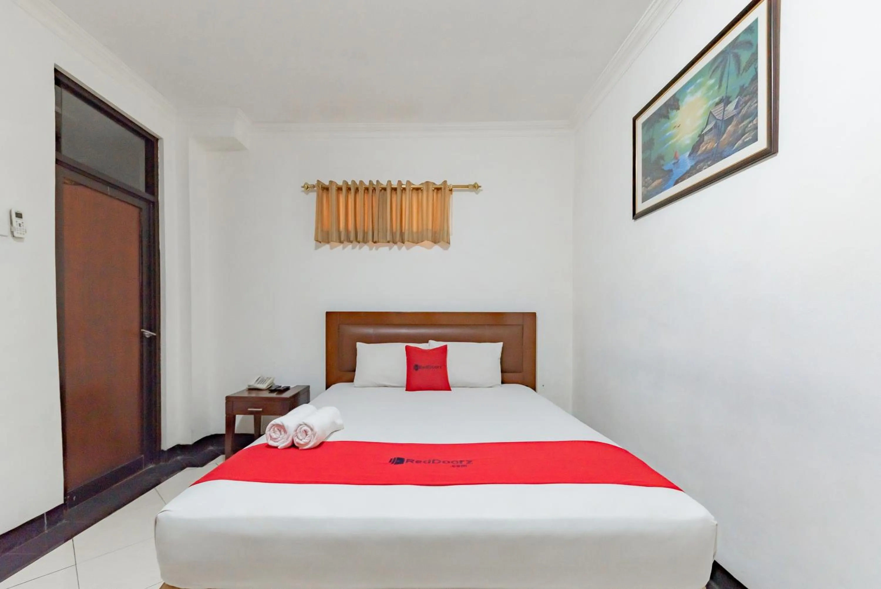 Bedroom, Bed in RedDoorz Plus at Buah Batu