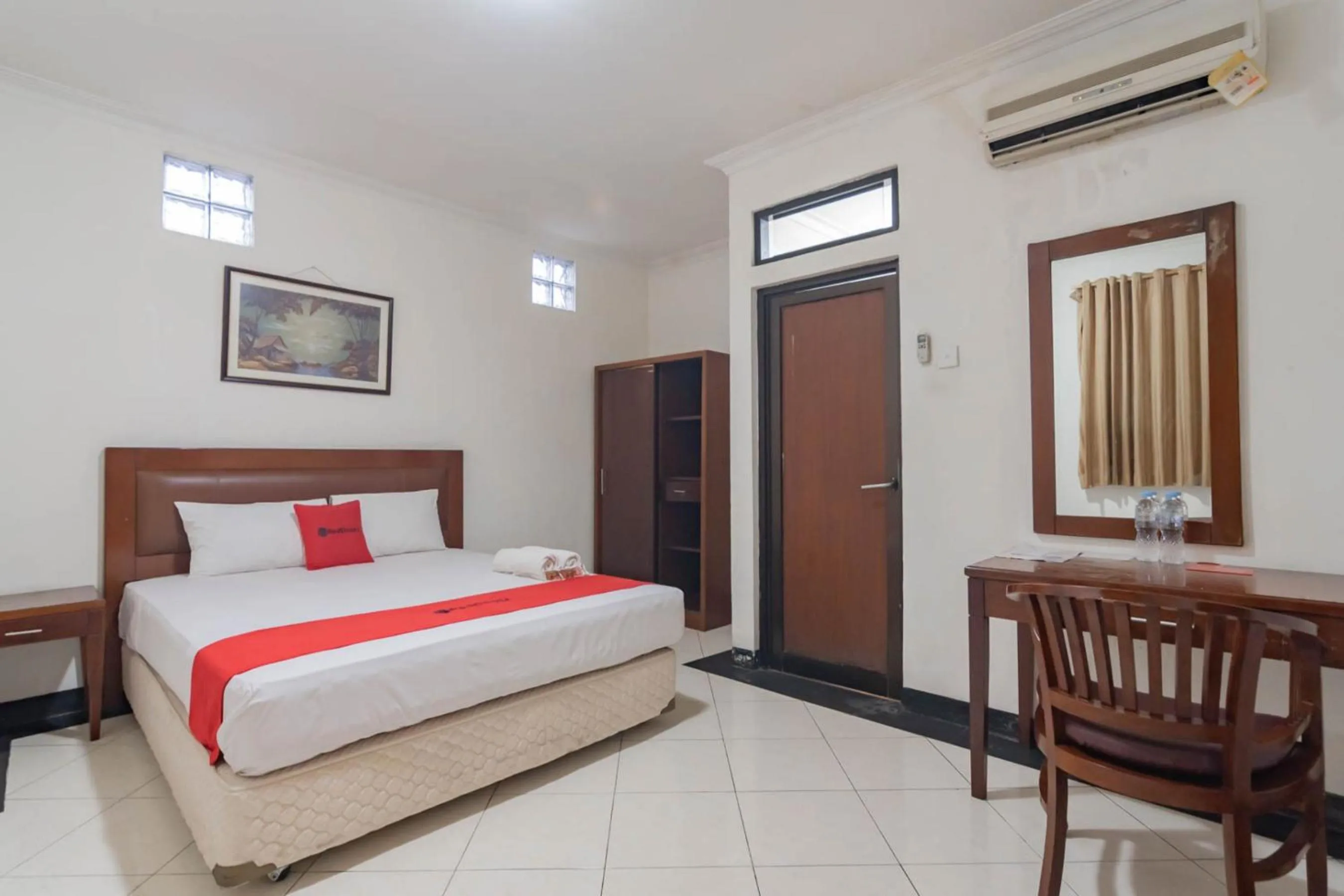 Bedroom, Bed in RedDoorz Plus at Buah Batu