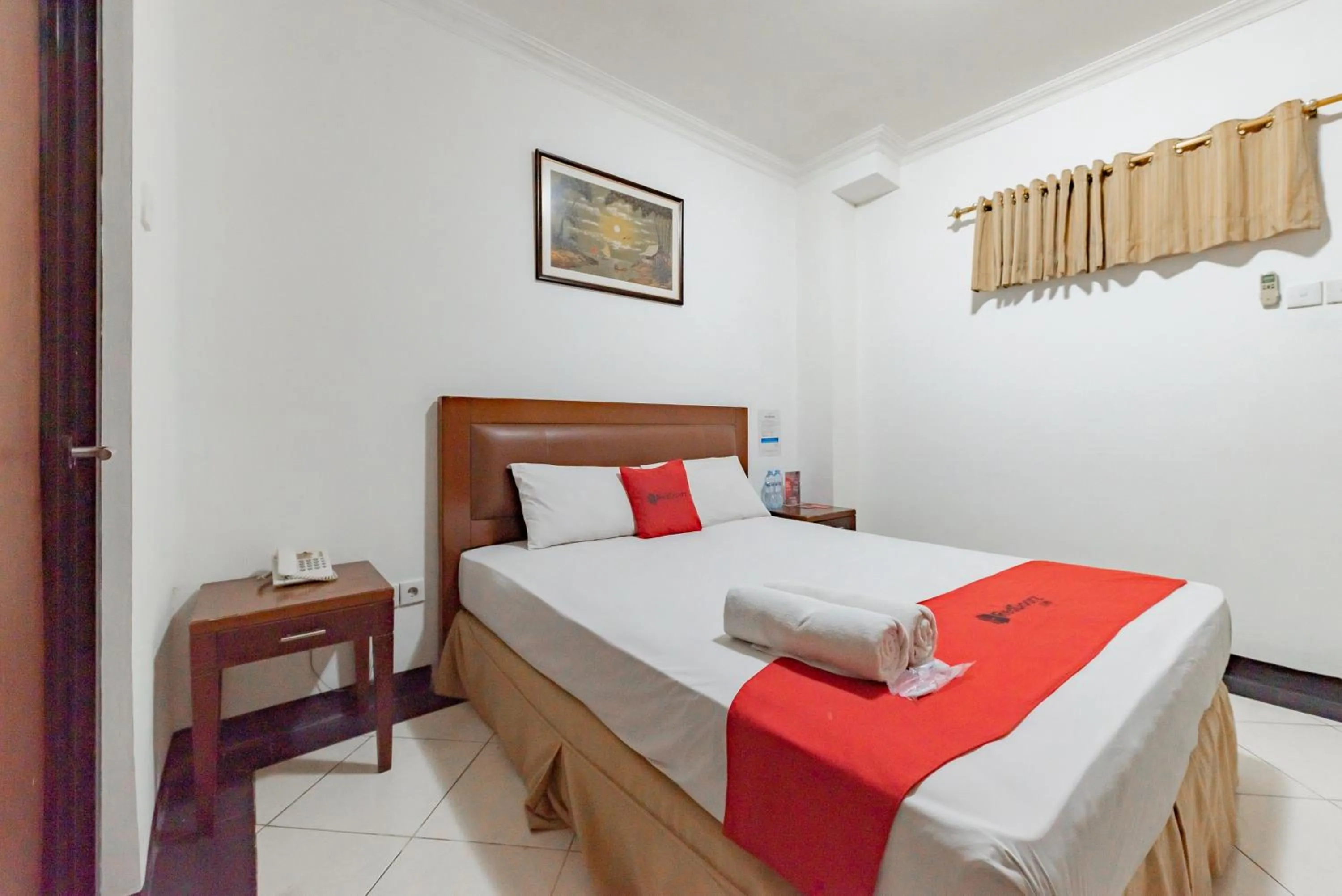 Bedroom, Bed in RedDoorz Plus at Buah Batu