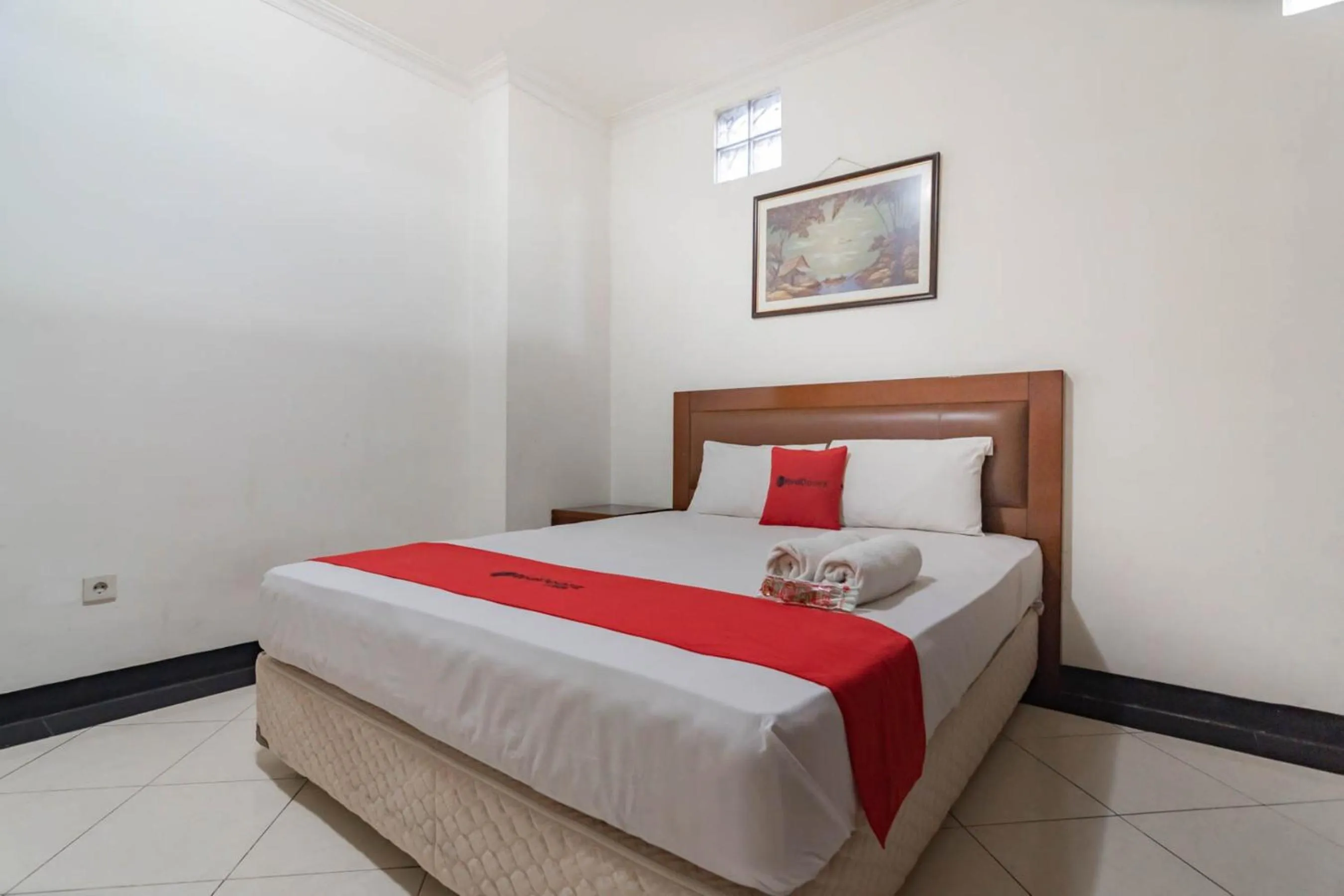 Bedroom, Bed in RedDoorz Plus at Buah Batu