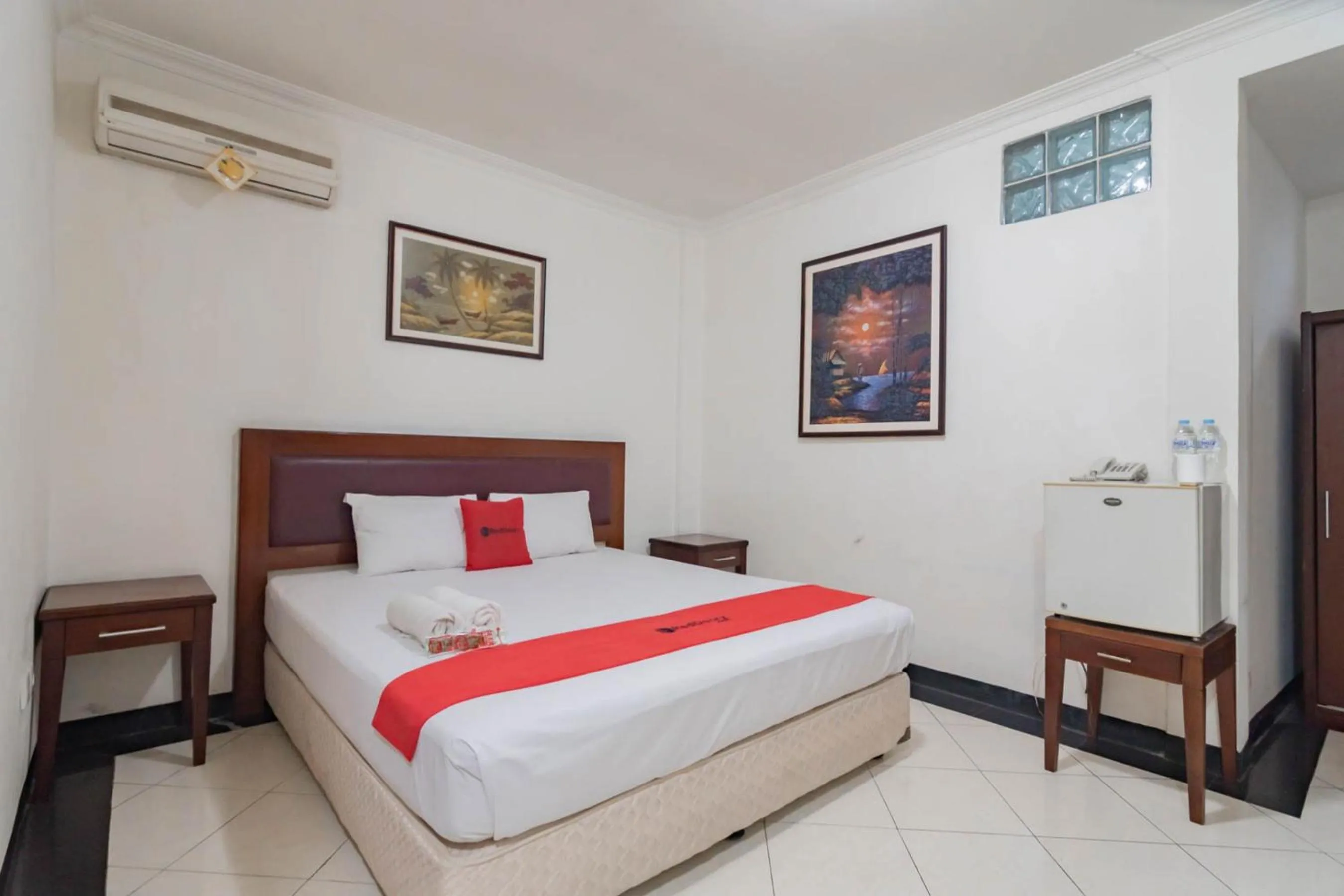 Bedroom, Bed in RedDoorz Plus at Buah Batu