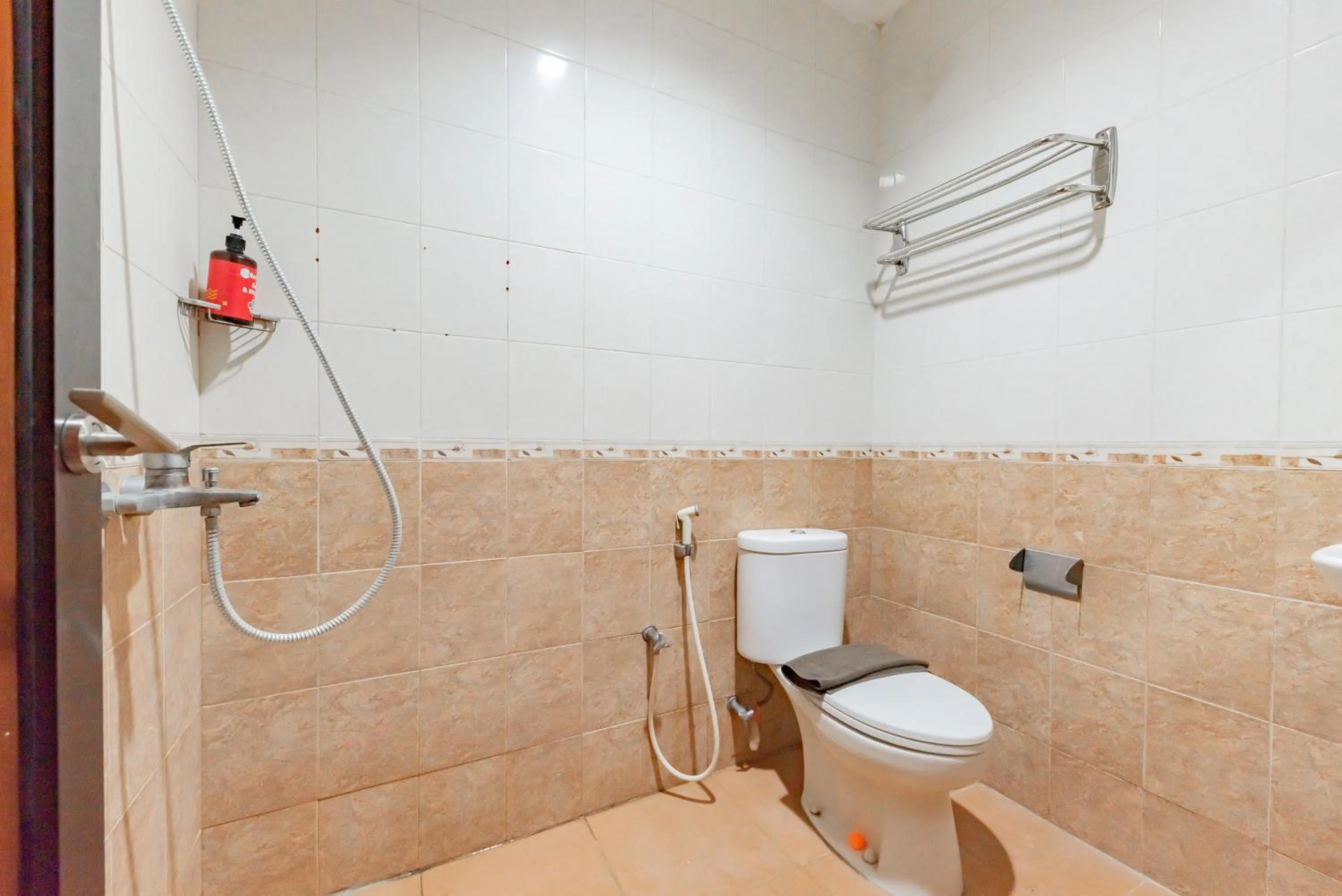 Bathroom in RedDoorz Plus at Buah Batu