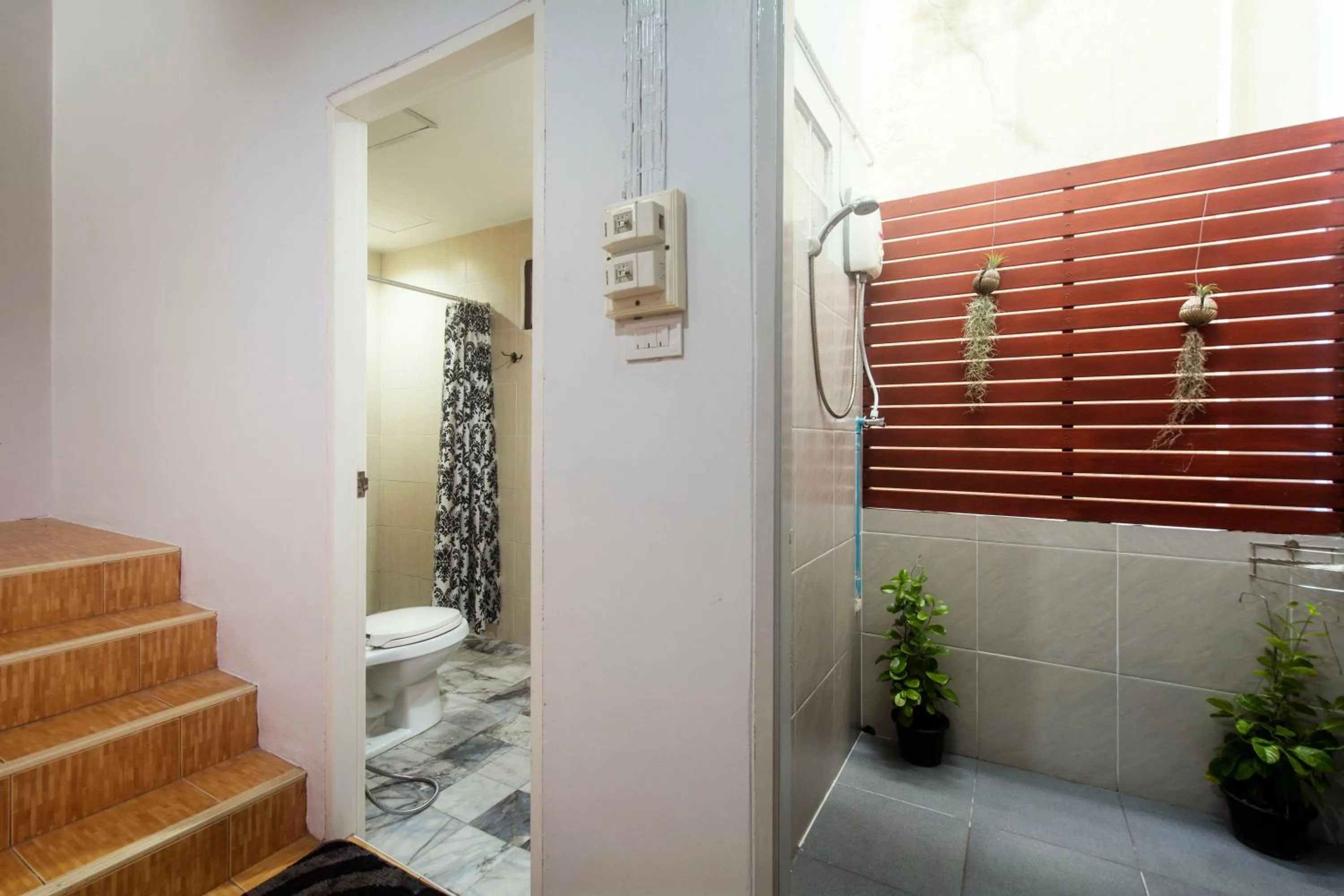 Shower in Sleep Easy Krabi Guest House