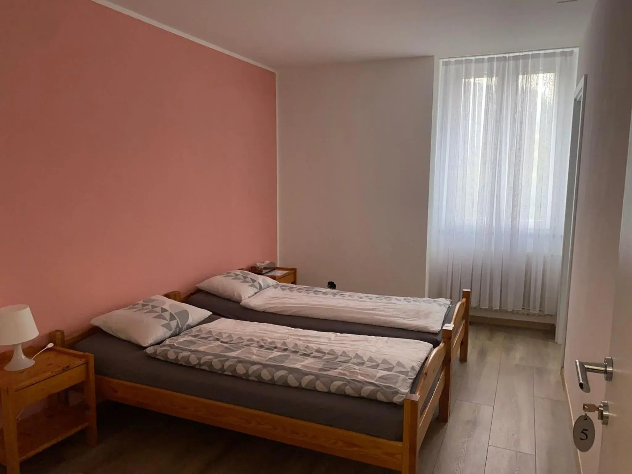 Budget Twin Room - single occupancy in Ristorante Del Ponte Budget Twin Room - single occupancy in Ristorante Del Ponte