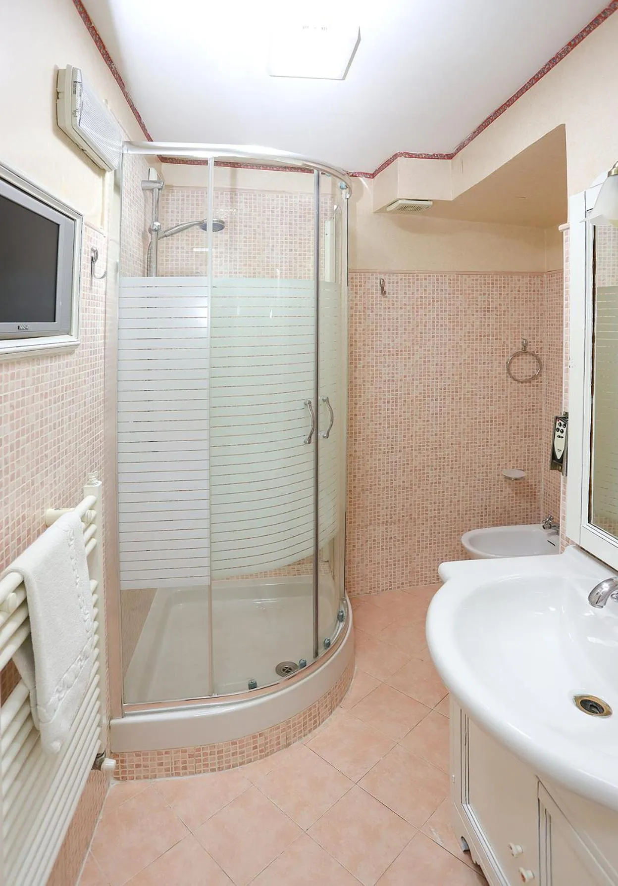 Shower in Duomo Palace