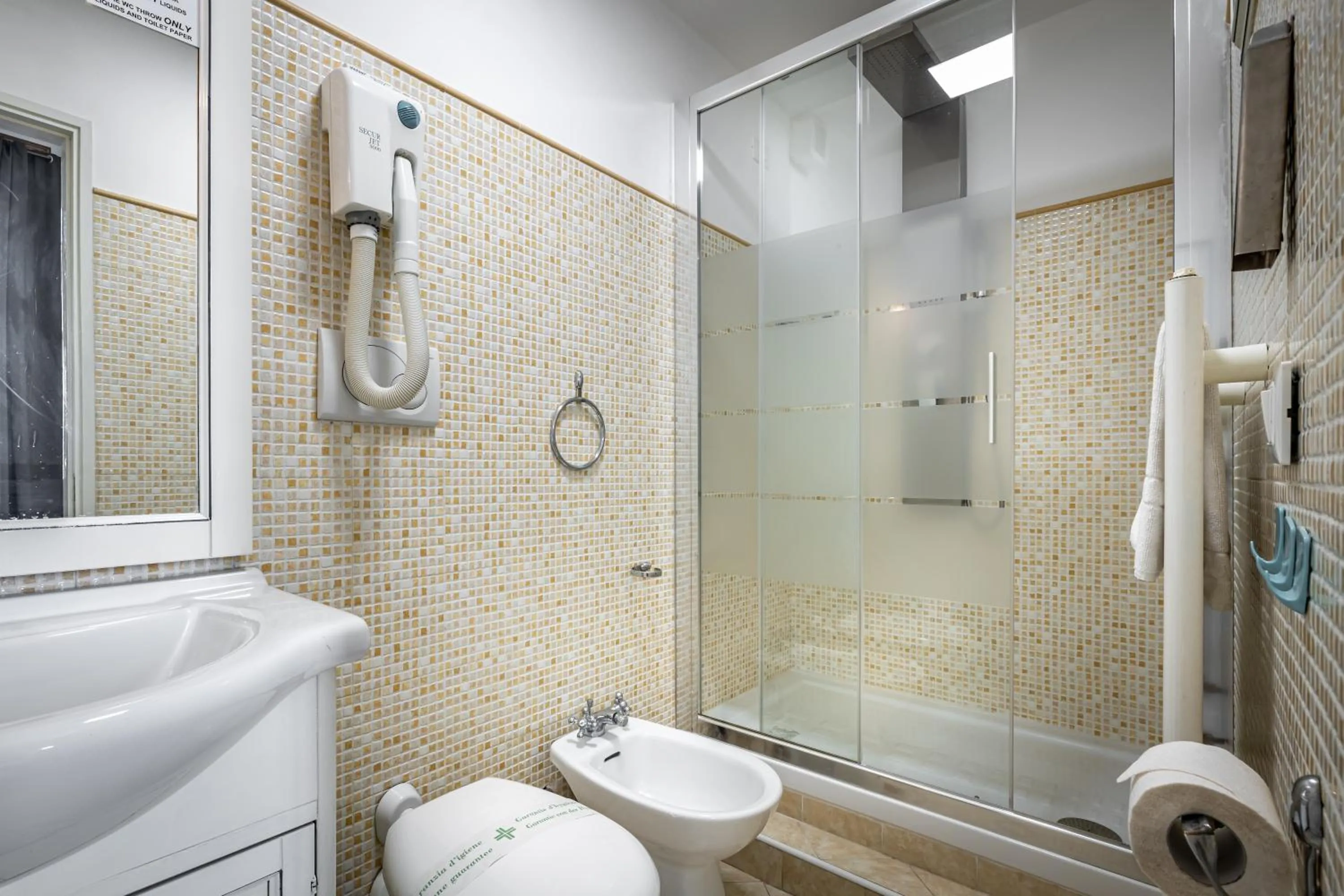 Bathroom in Duomo Palace