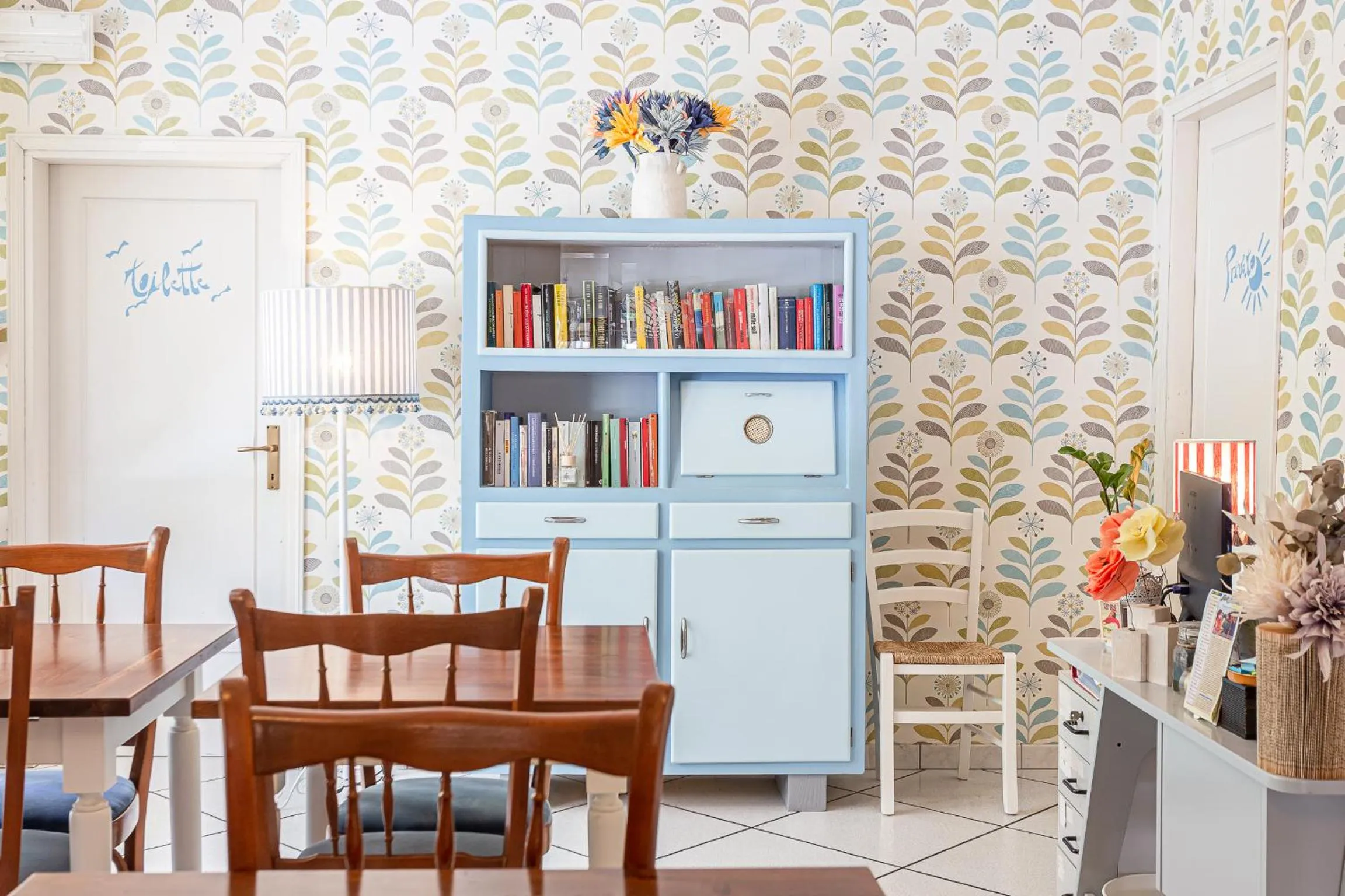 Library in Piccolo Hotel Kursaal