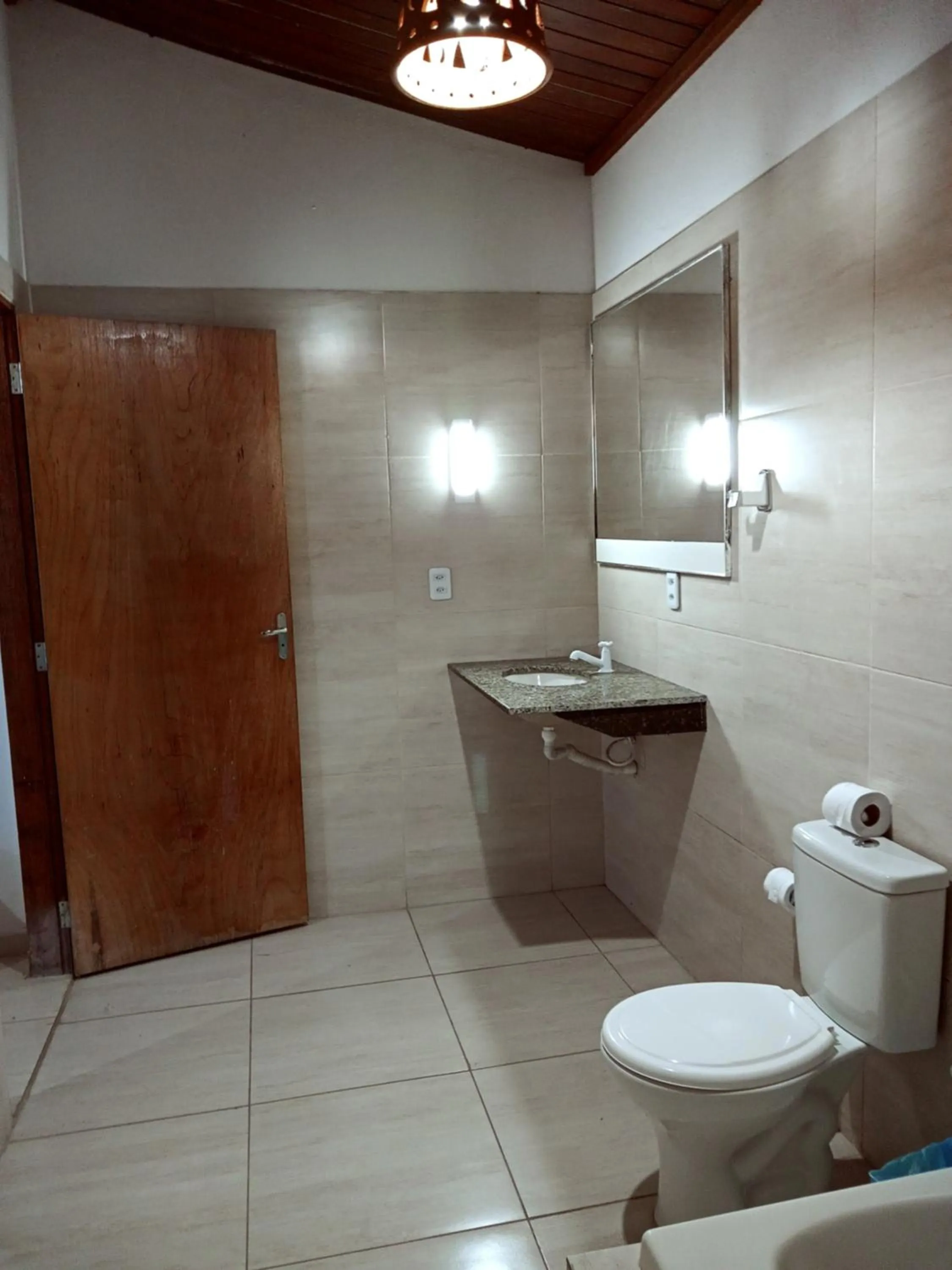 Bathroom in La Suite Praia Hotel