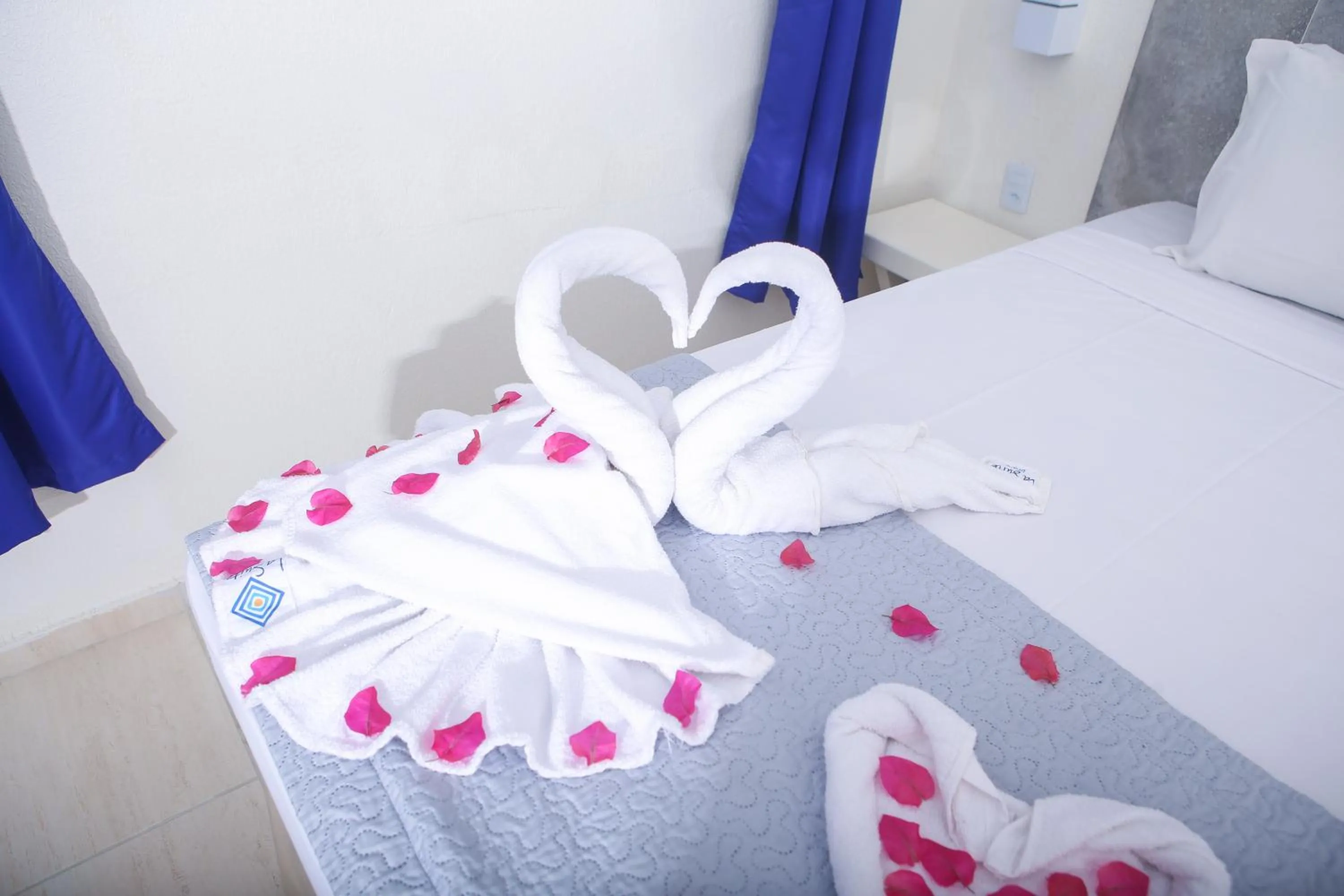 Decorative detail, Bed in La Suite Praia Hotel