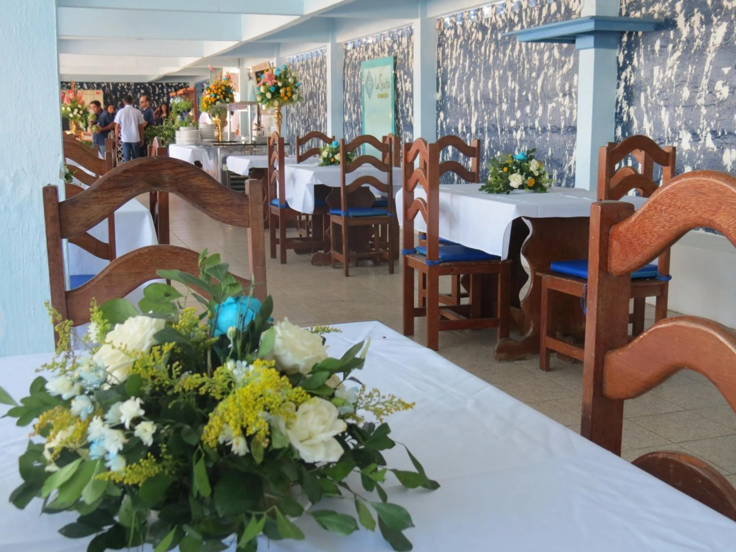 Restaurant/places to eat in La Suite Praia Hotel