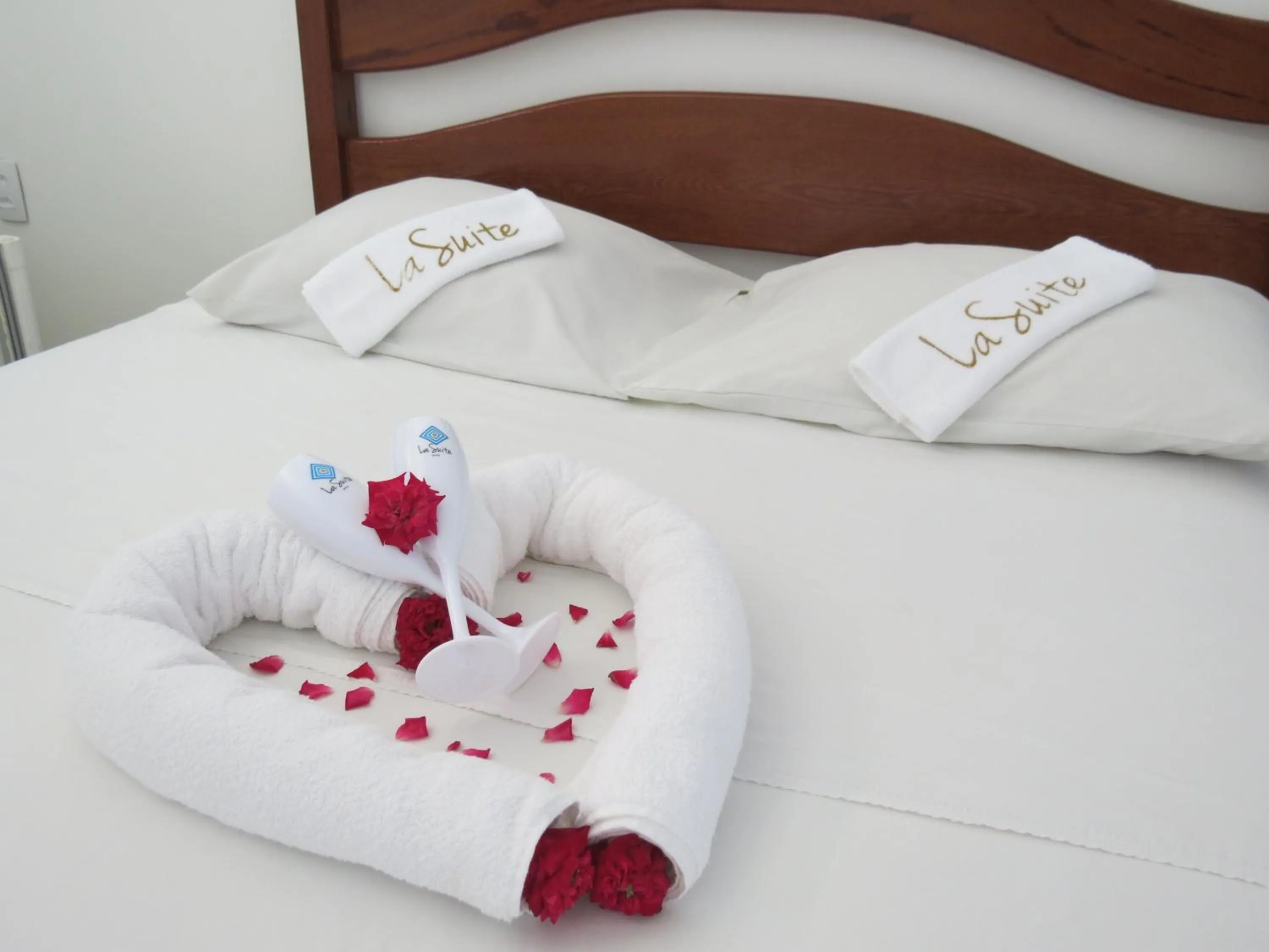 Decorative detail, Bed in La Suite Praia Hotel