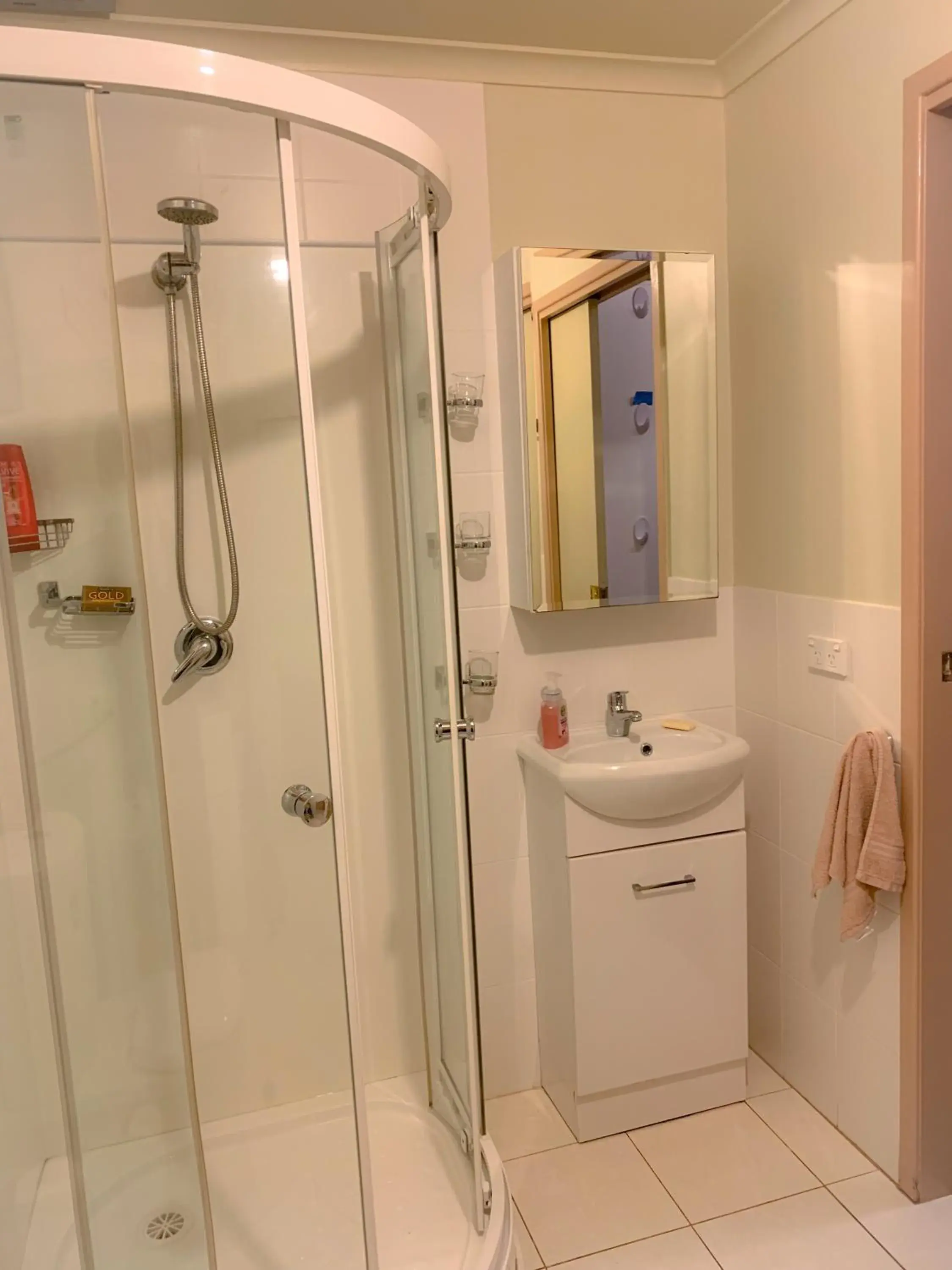 Queen Studio in Westside Studio Apartments Queen Studio in Westside Studio Apartments