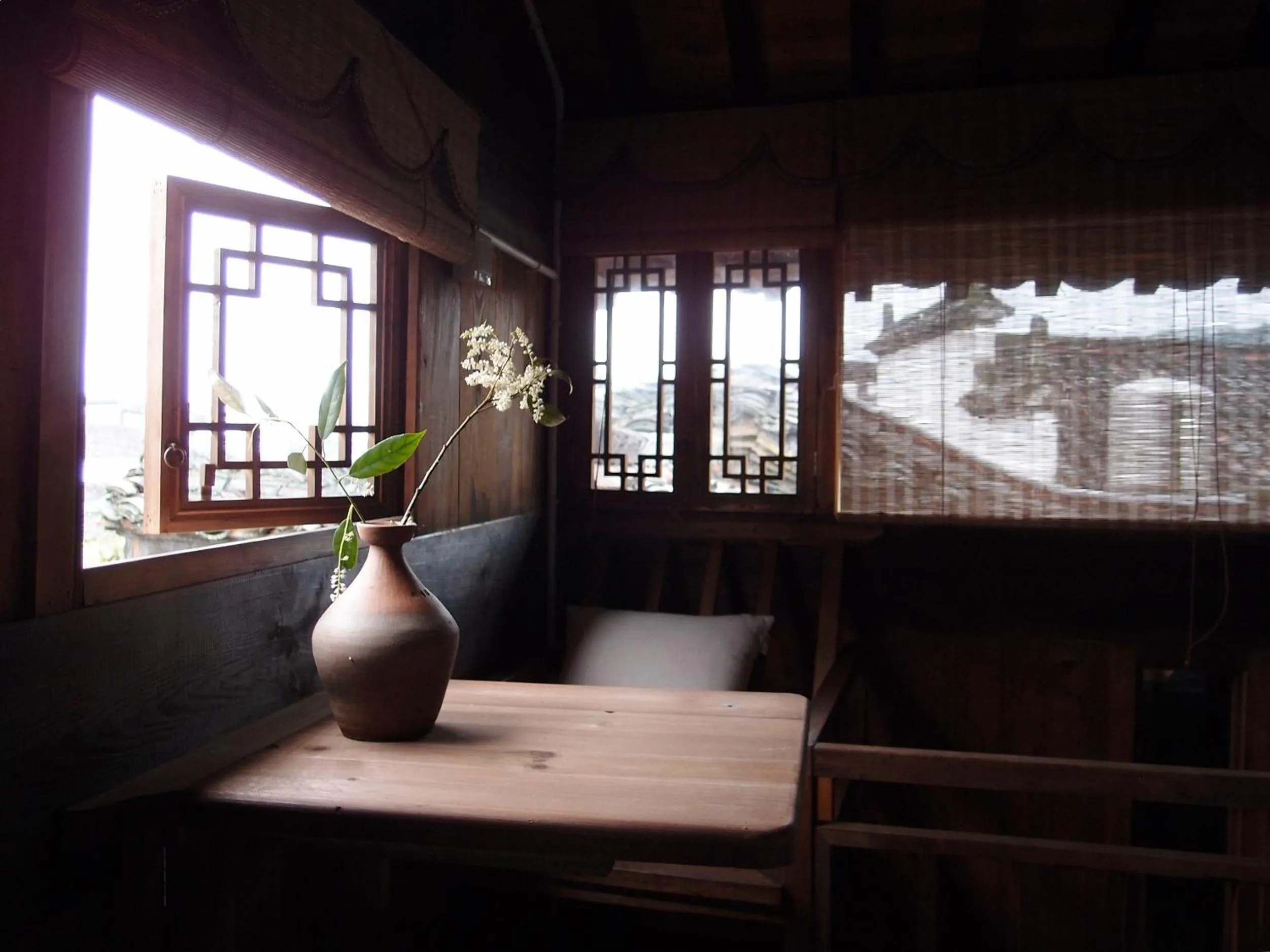 Seating area in WuYuan QiYe YanXiang Guesthouse
