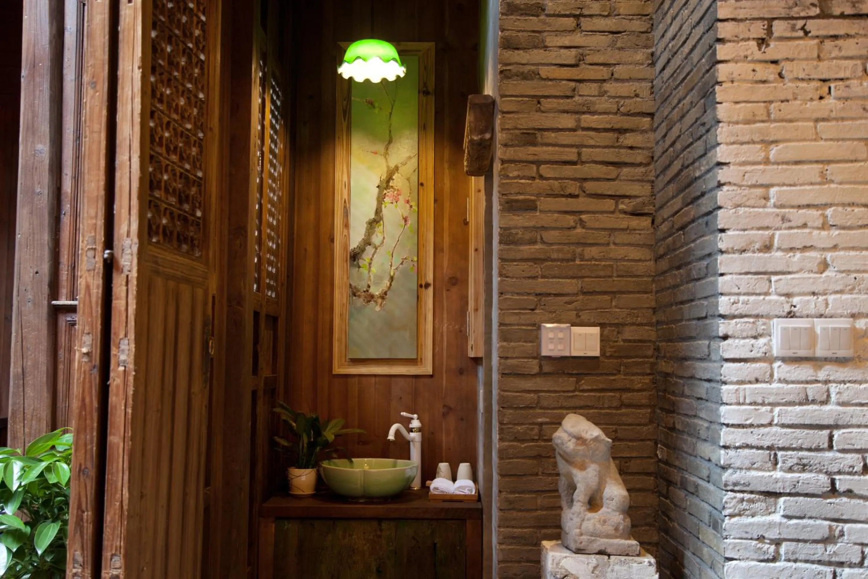 Photo of the whole room in WuYuan QiYe YanXiang Guesthouse