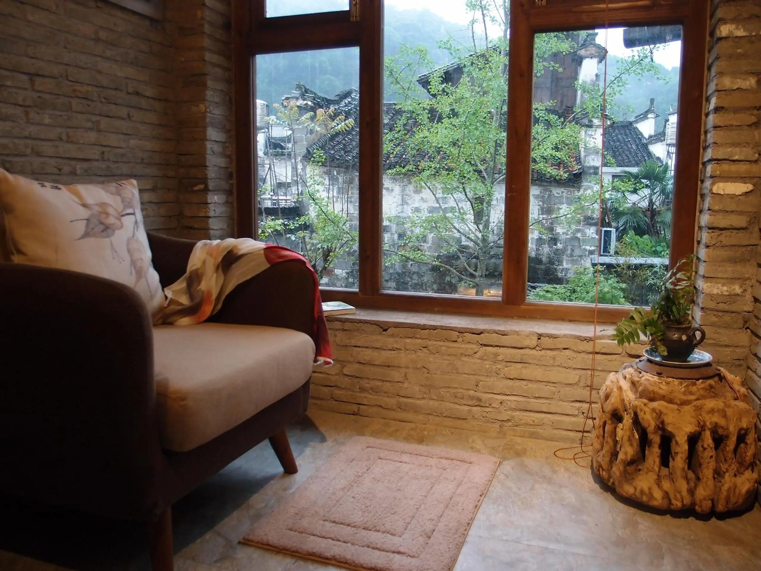 Garden view in WuYuan QiYe YanXiang Guesthouse