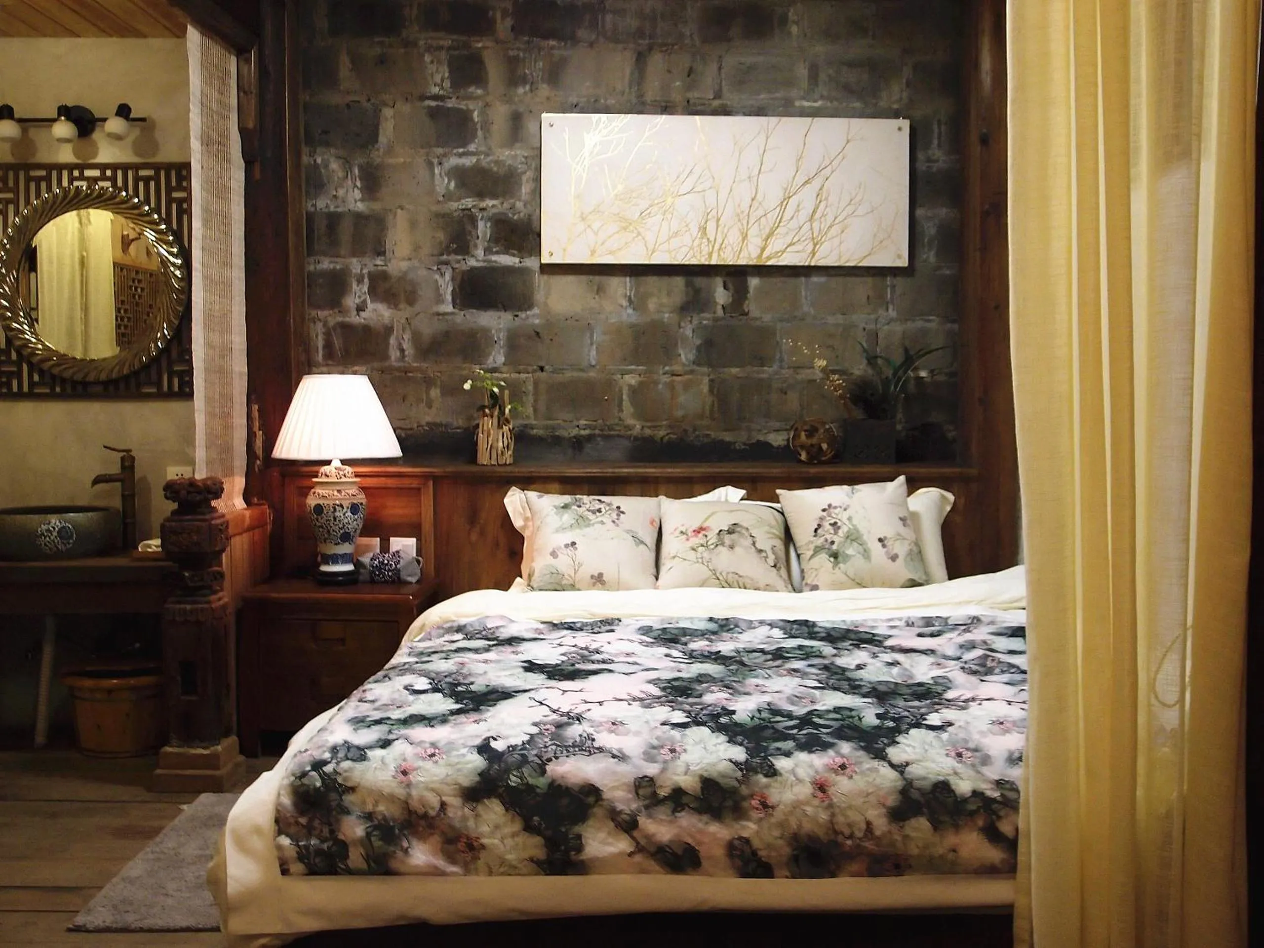 Bedroom, Bed in WuYuan QiYe YanXiang Guesthouse