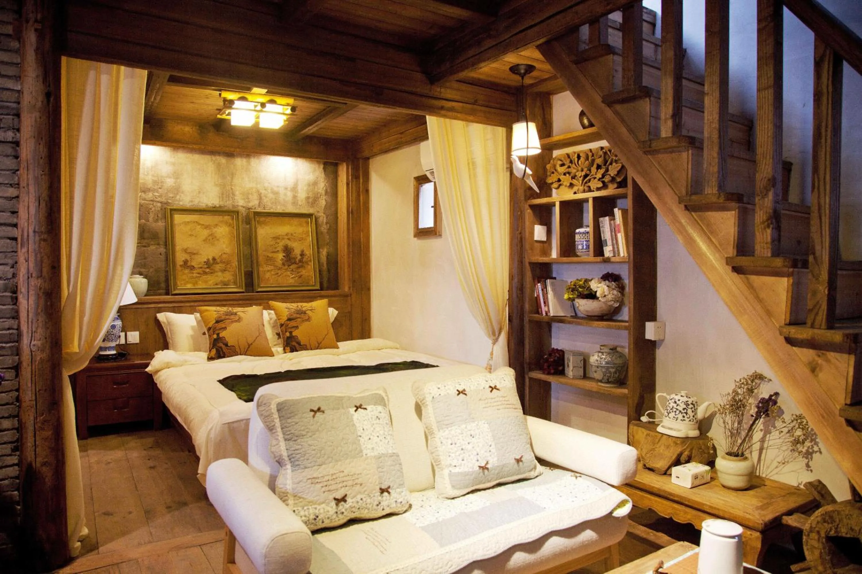 Photo of the whole room in WuYuan QiYe YanXiang Guesthouse