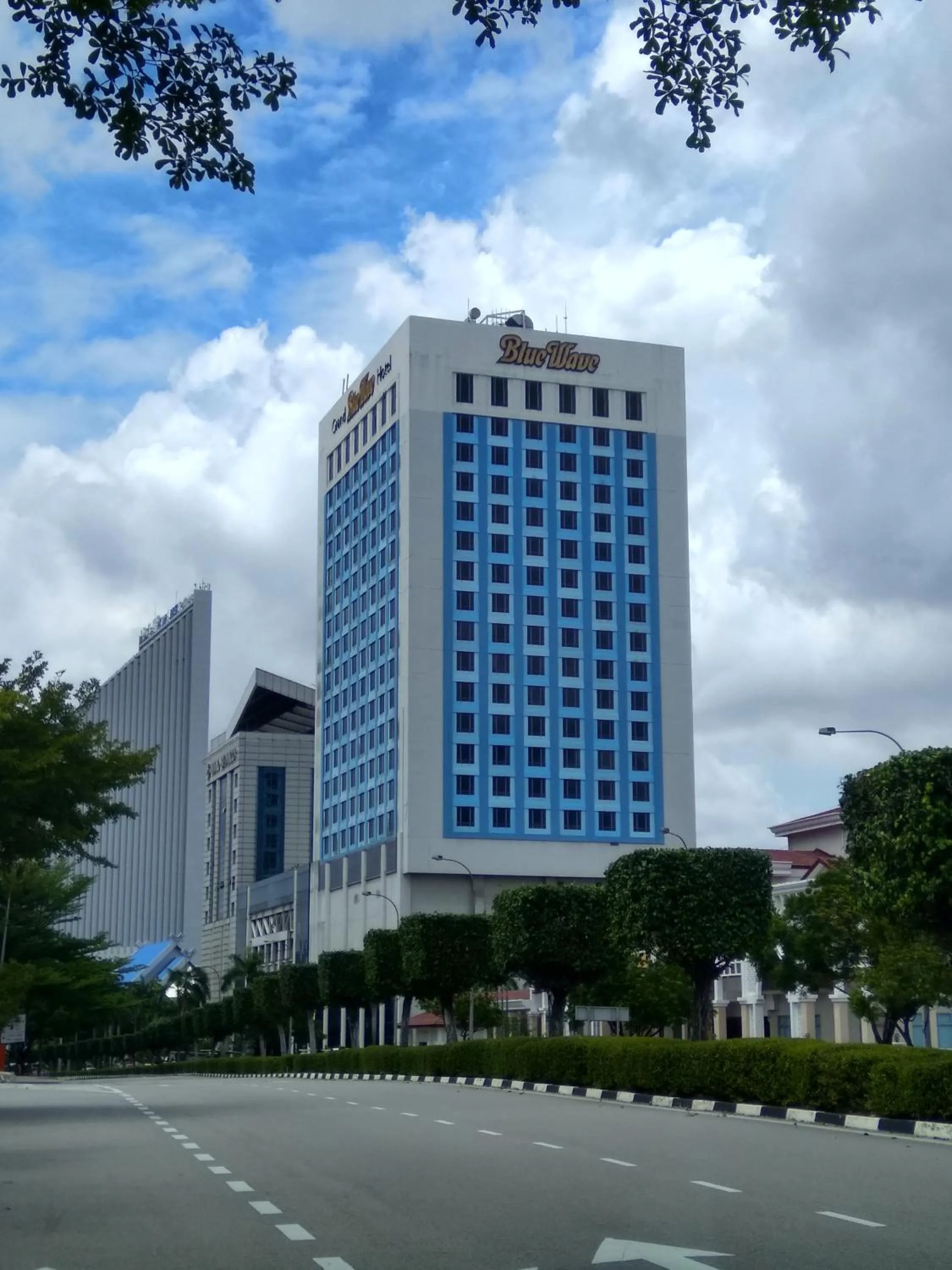 Property building in Shah Suites Vista Alam