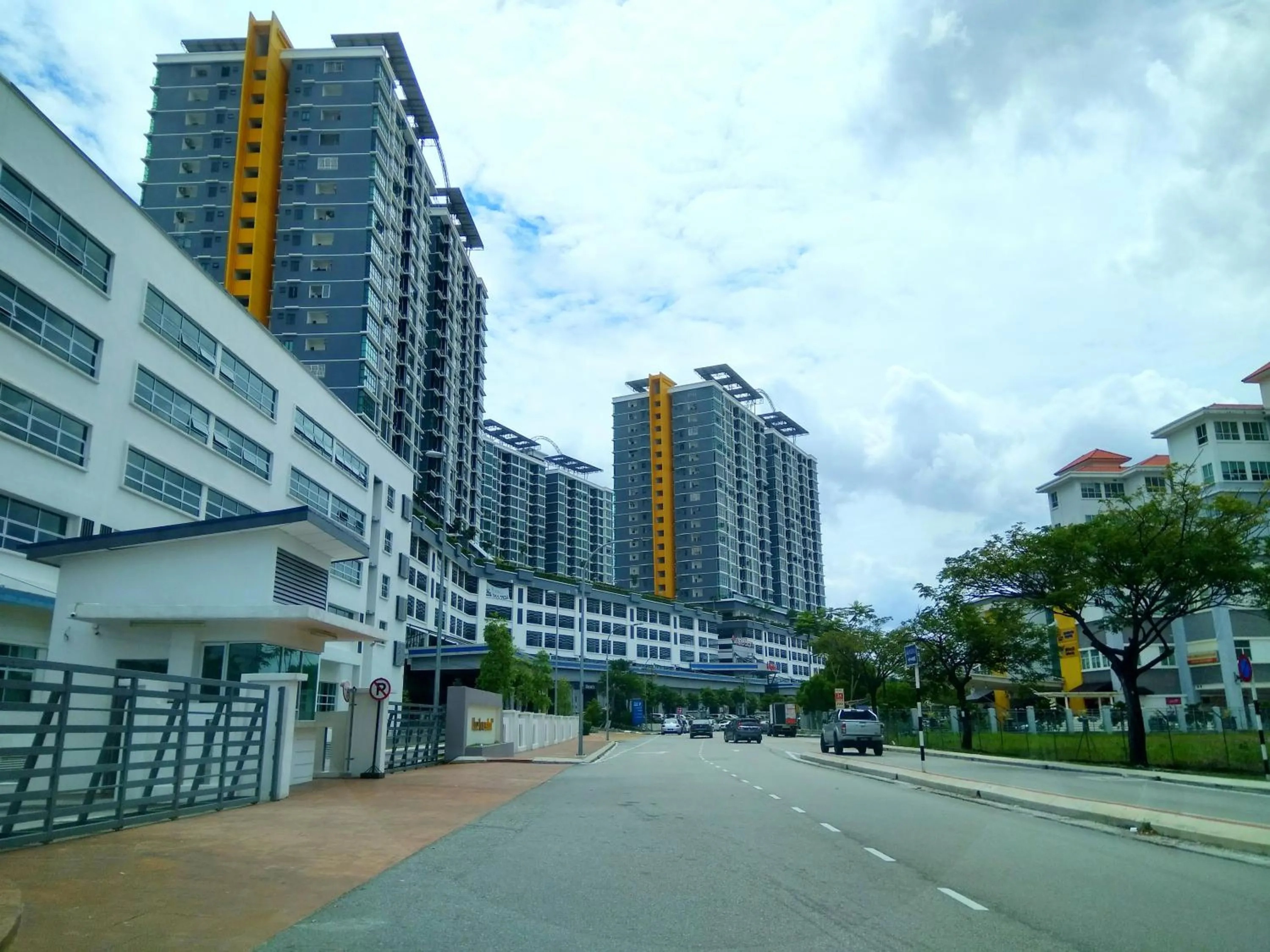 Property building in Shah Suites Vista Alam