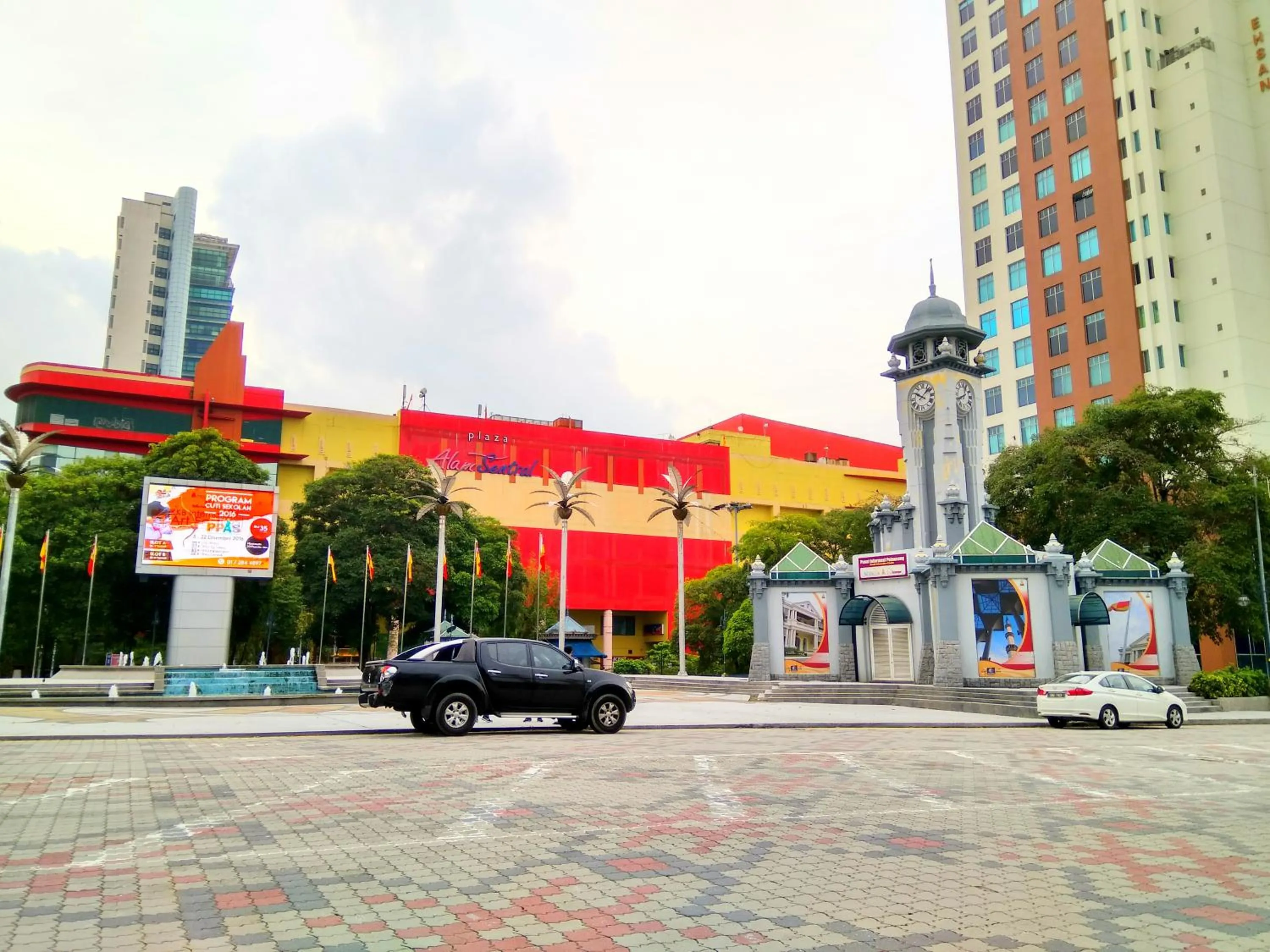 Nearby landmark in Shah Suites Vista Alam