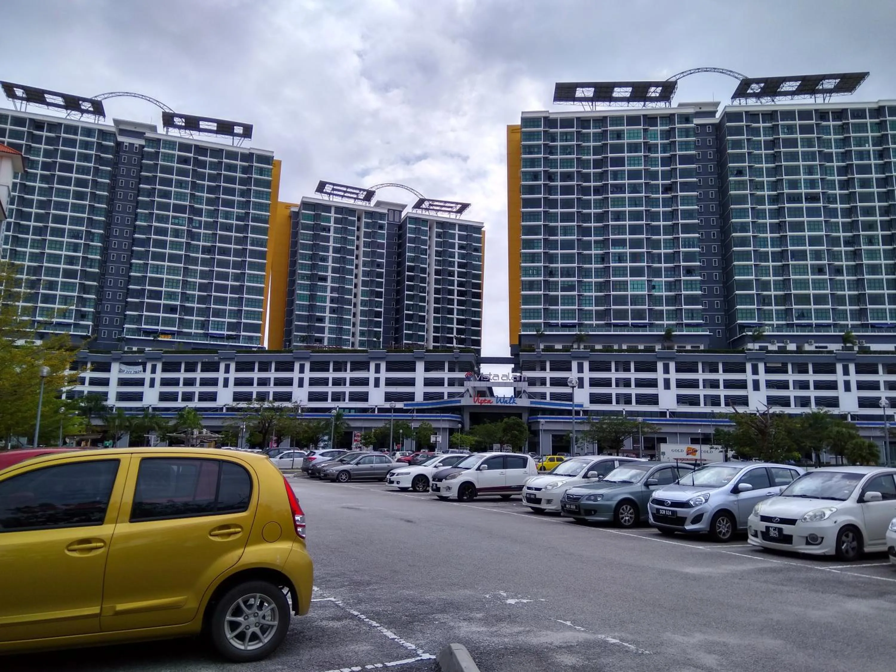 Property building in Shah Suites Vista Alam