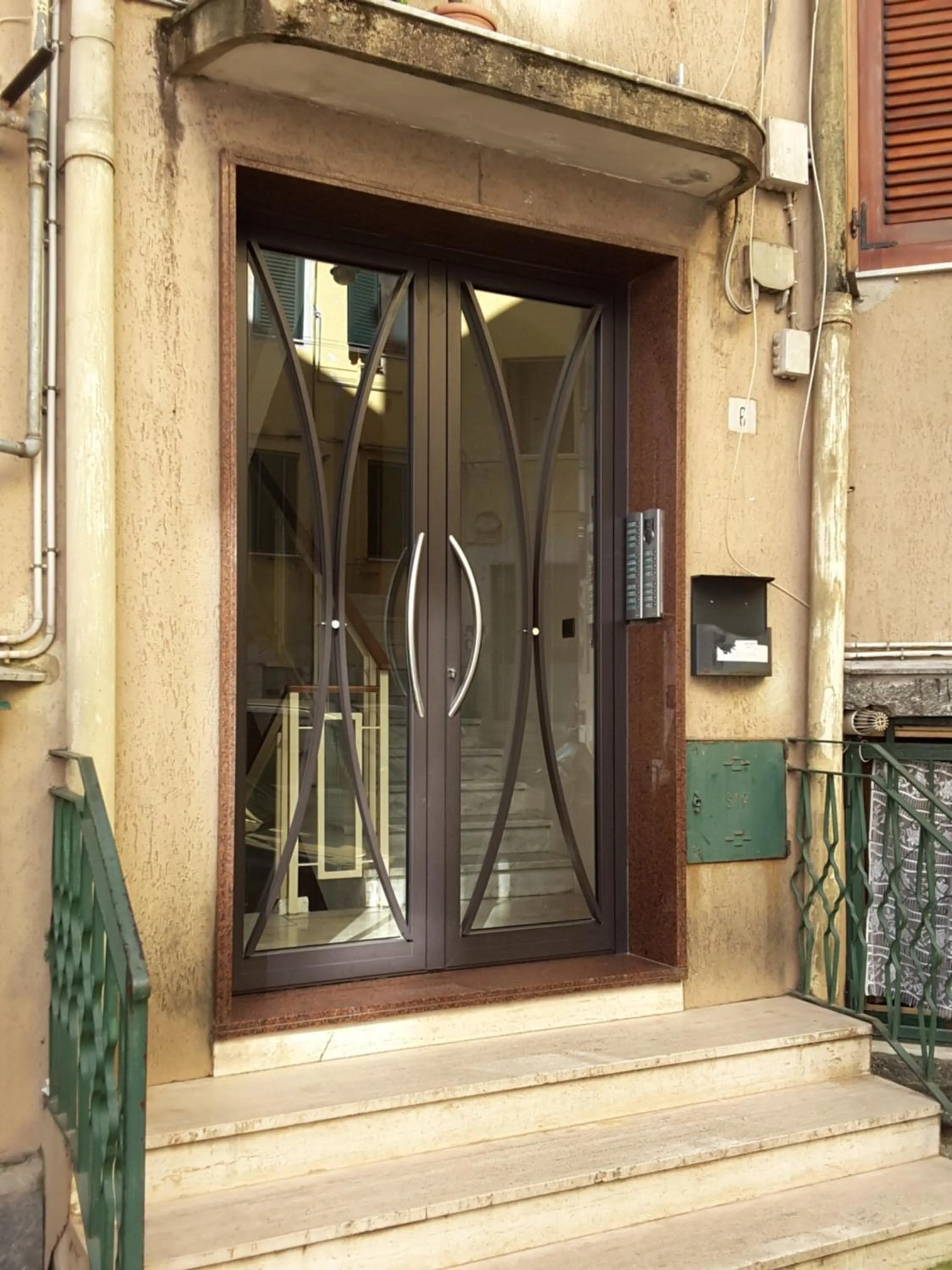 Facade/entrance in Casa dell'Artista 1