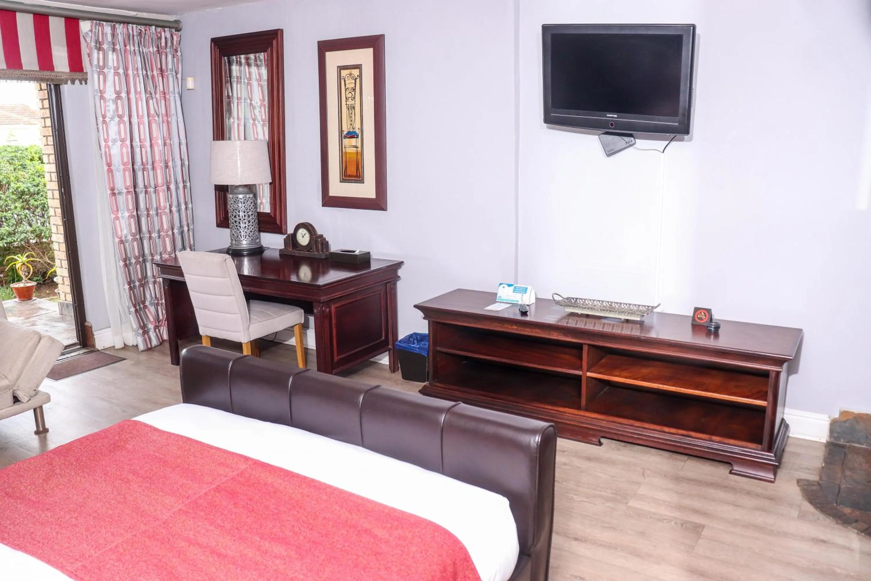 Bed in Nautilus Guesthouse