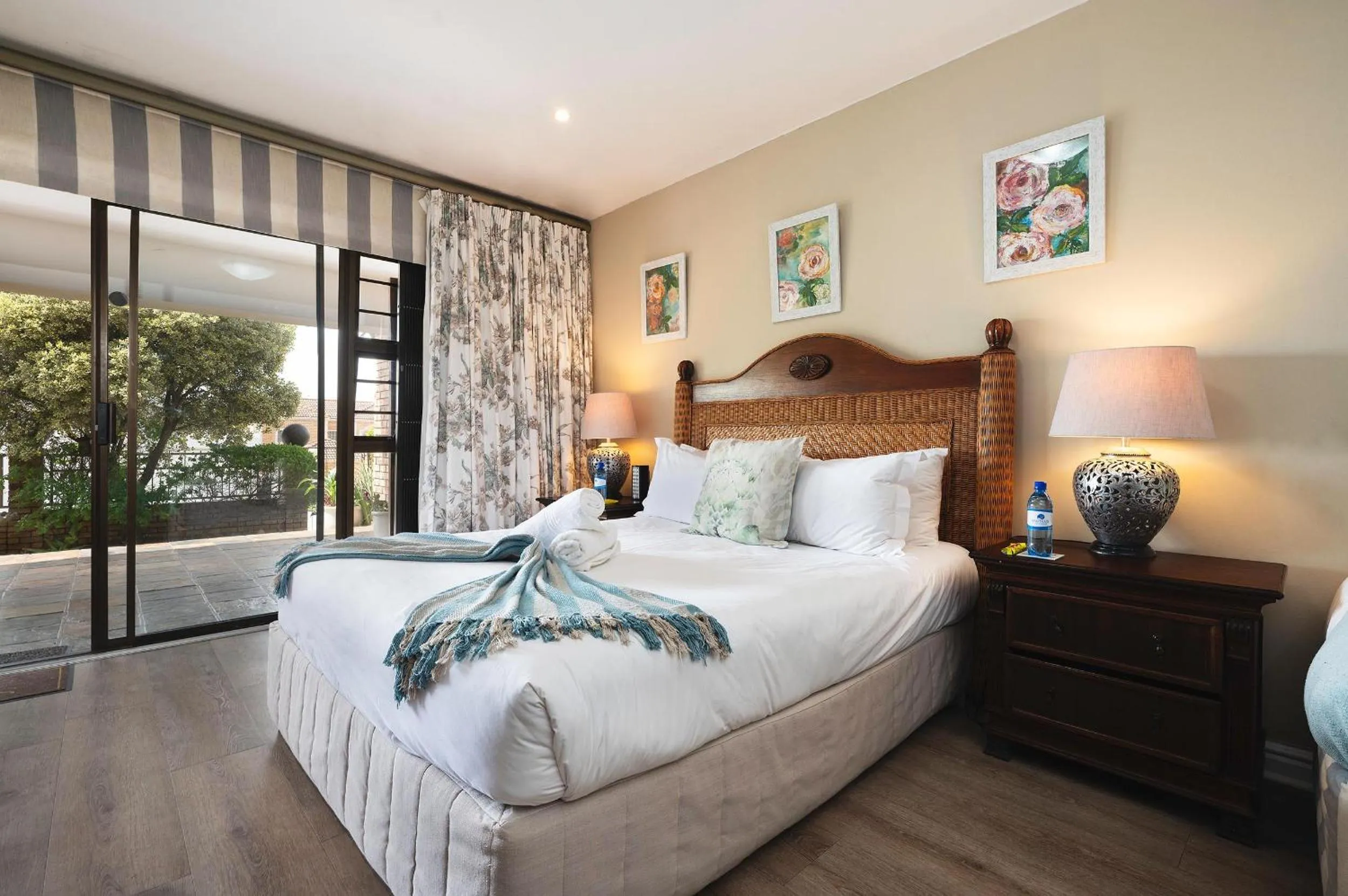 Bed in Nautilus Guesthouse