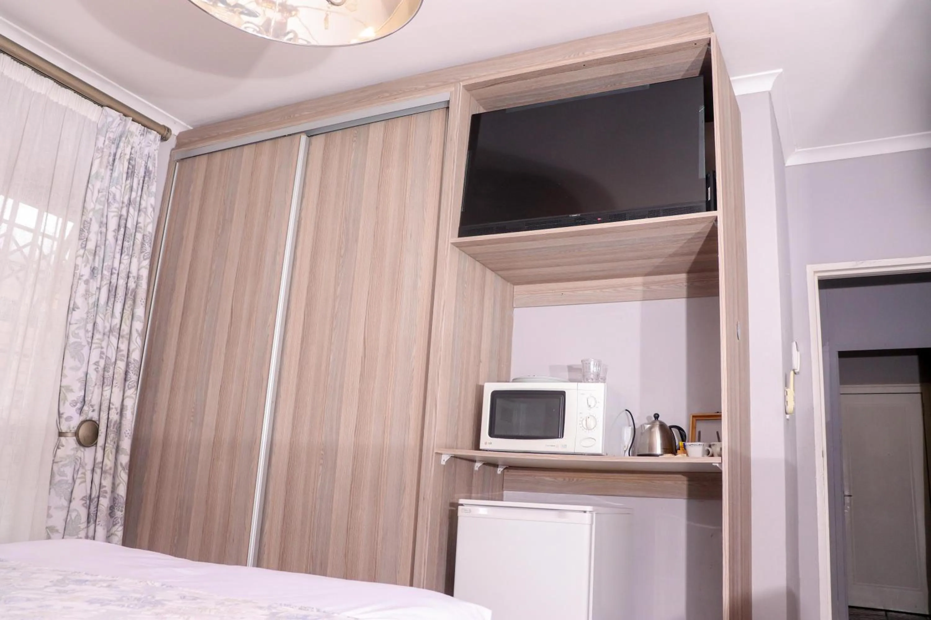 Bed in Nautilus Guesthouse