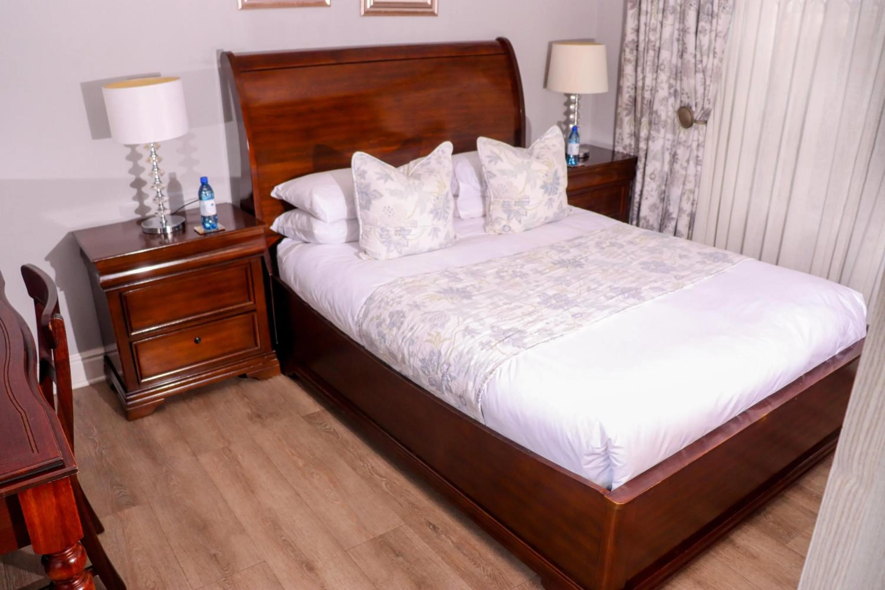 Bed in Nautilus Guesthouse