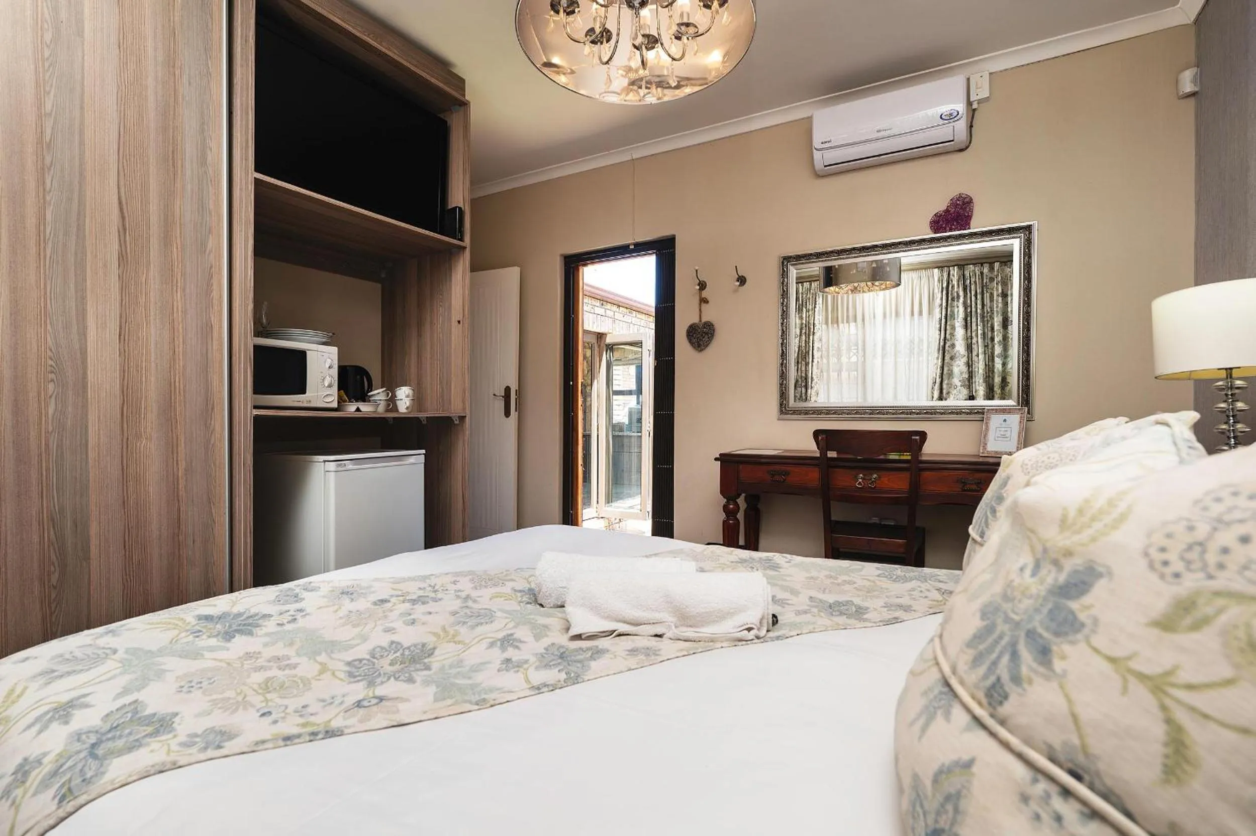 Bed in Nautilus Guesthouse