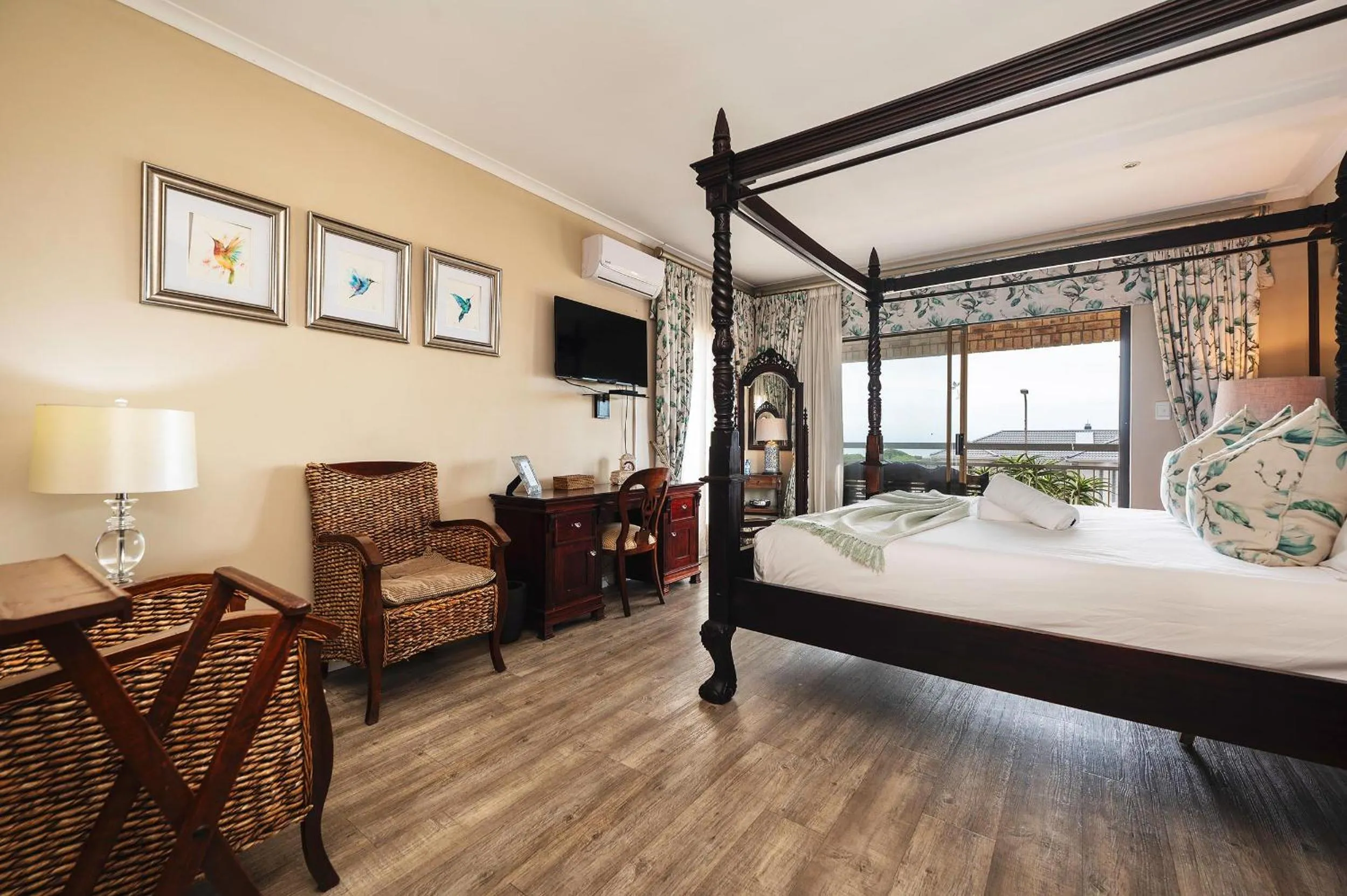 Bed in Nautilus Guesthouse