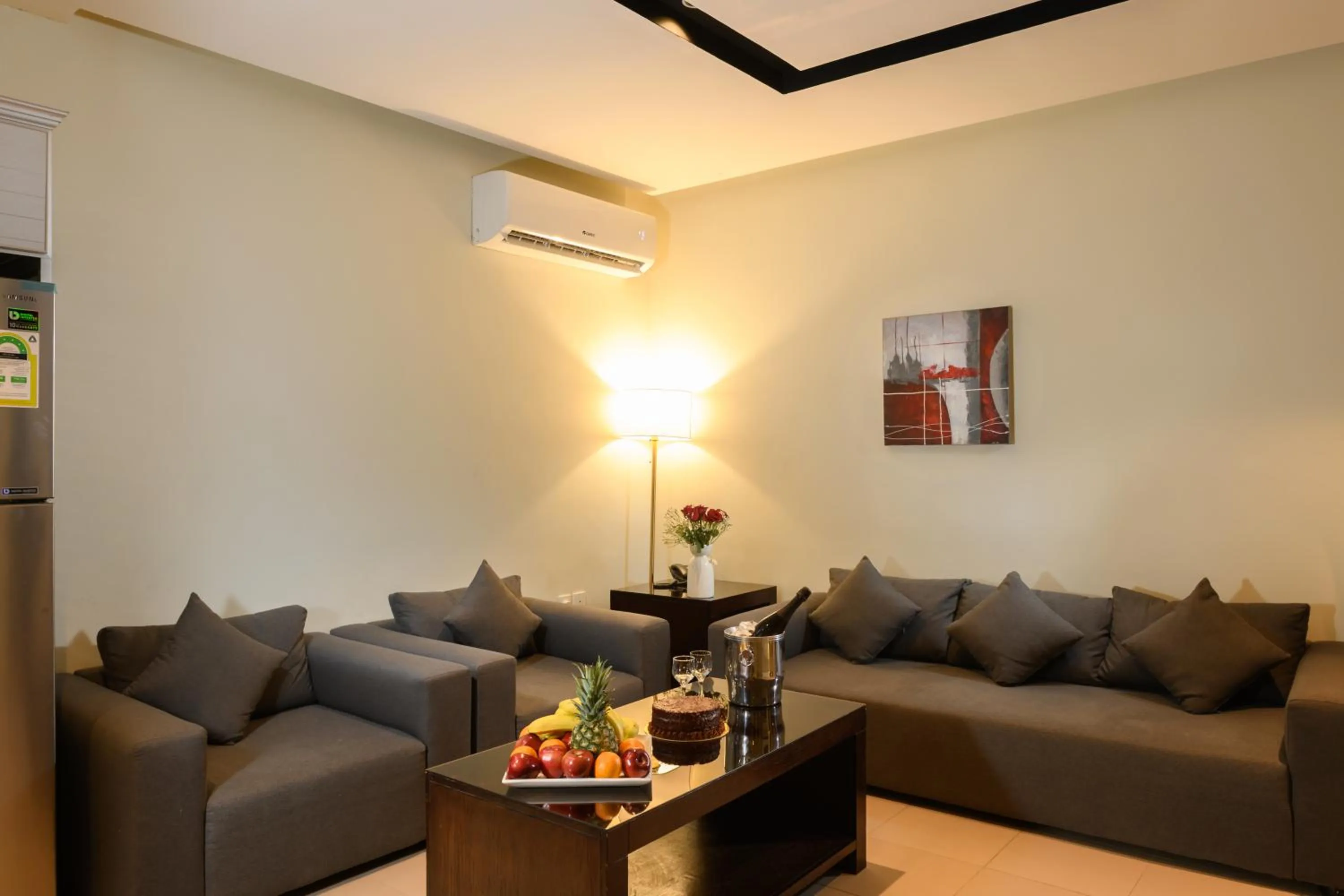 Triple Tree Serviced Apartments - الشجرة الثلاثية للشقق المخدومة