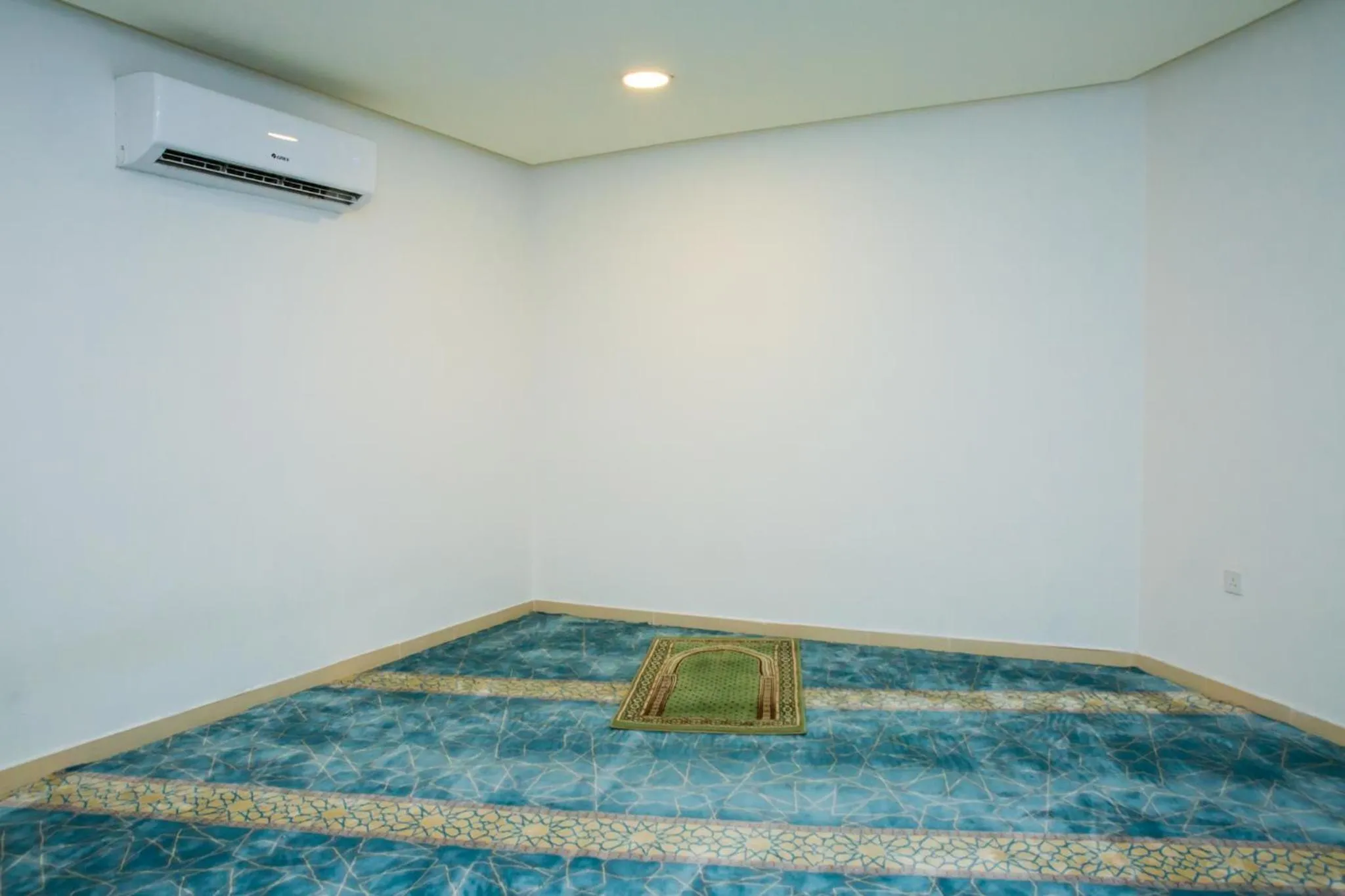 Bed in Triple Tree Serviced Apartments - الشجرة الثلاثية للشقق المخدومة