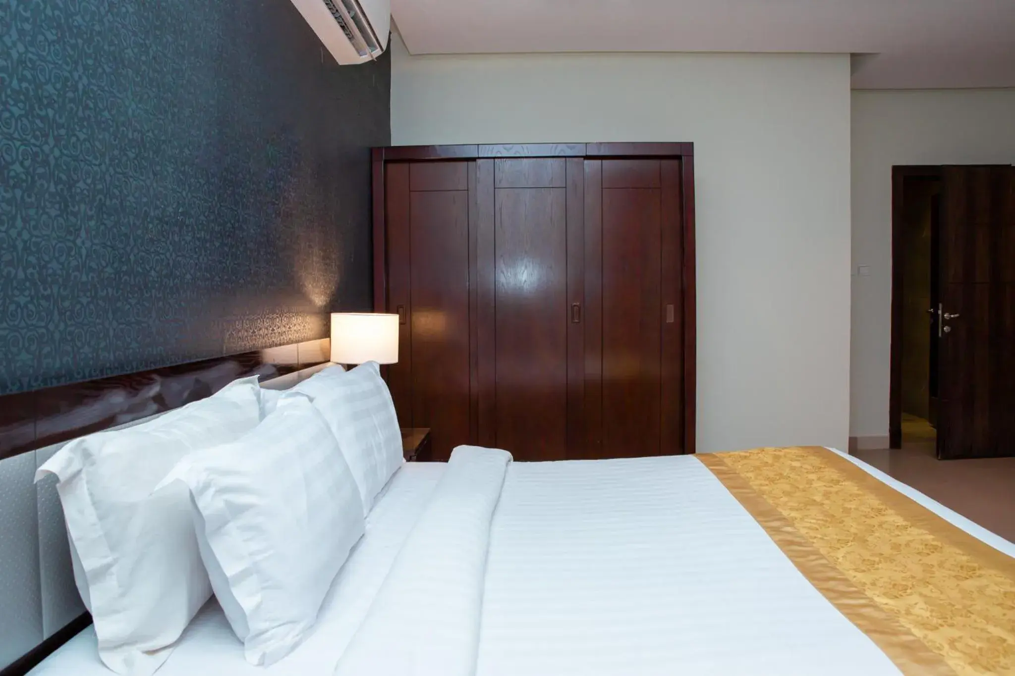 Deluxe Suite in Triple Tree Serviced Unites Deluxe Suite in Triple Tree Serviced Unites