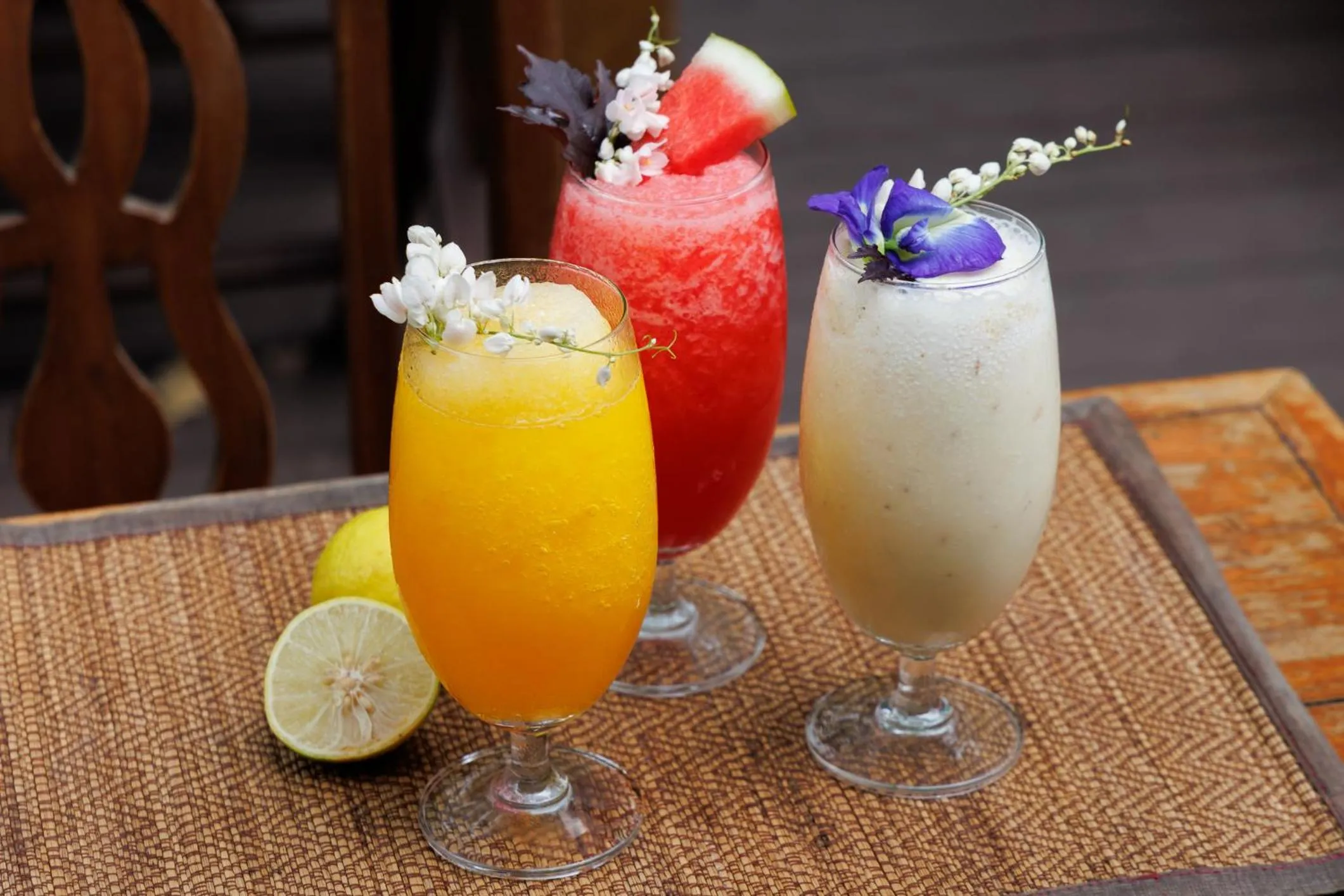 Restaurant/places to eat in Le Charcoa Hotel