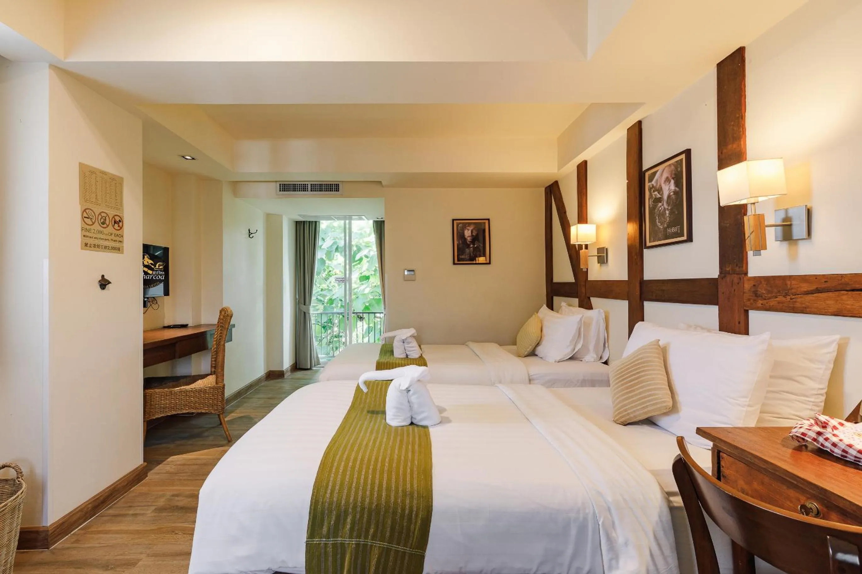 Bedroom, Bed in Le Charcoa Hotel