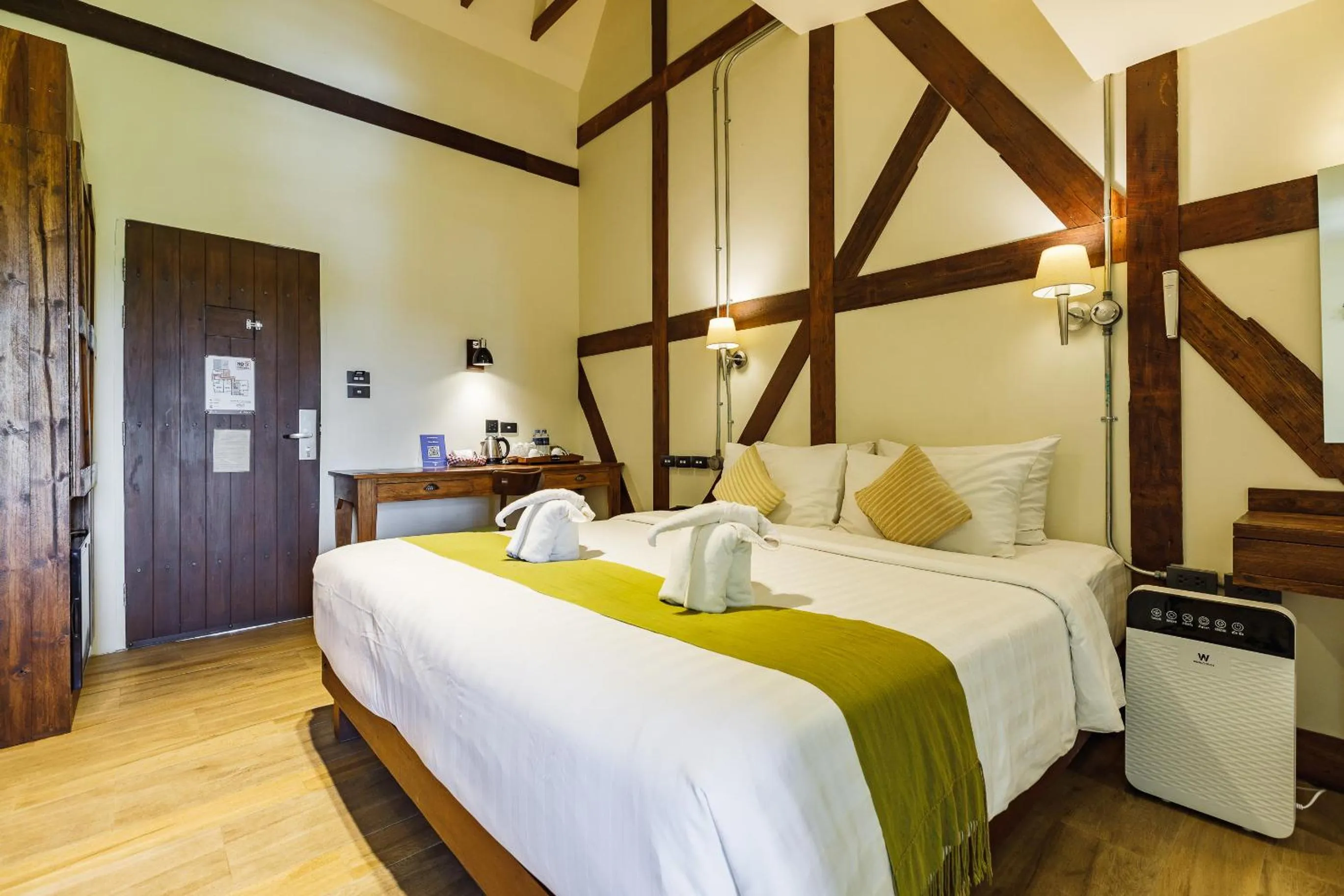 Bedroom, Bed in Le Charcoa Hotel