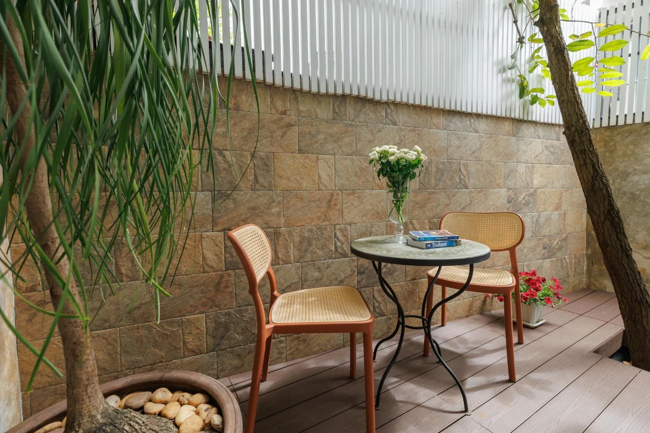 Balcony/Terrace in Le Charcoa Hotel