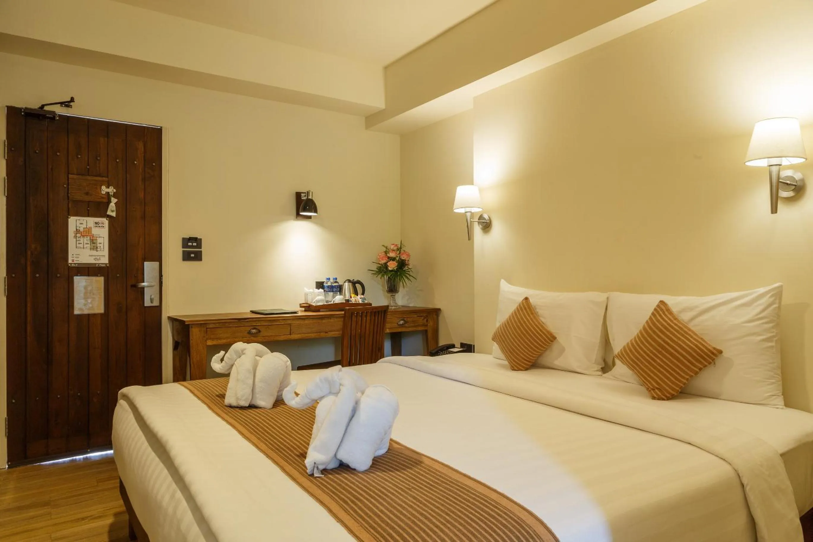 Bedroom, Bed in Le Charcoa Hotel