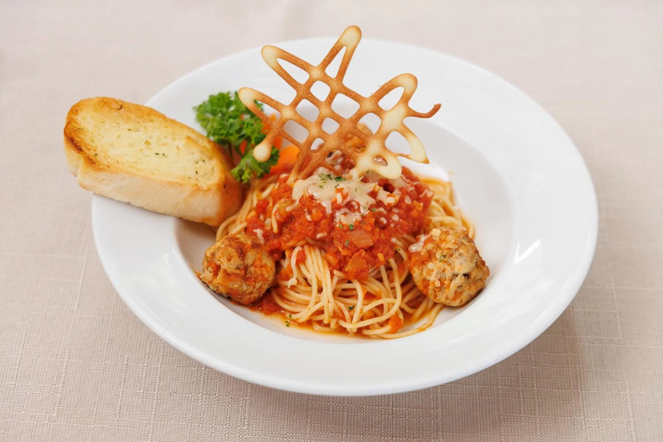 Food and drinks in Le Charcoa Hotel