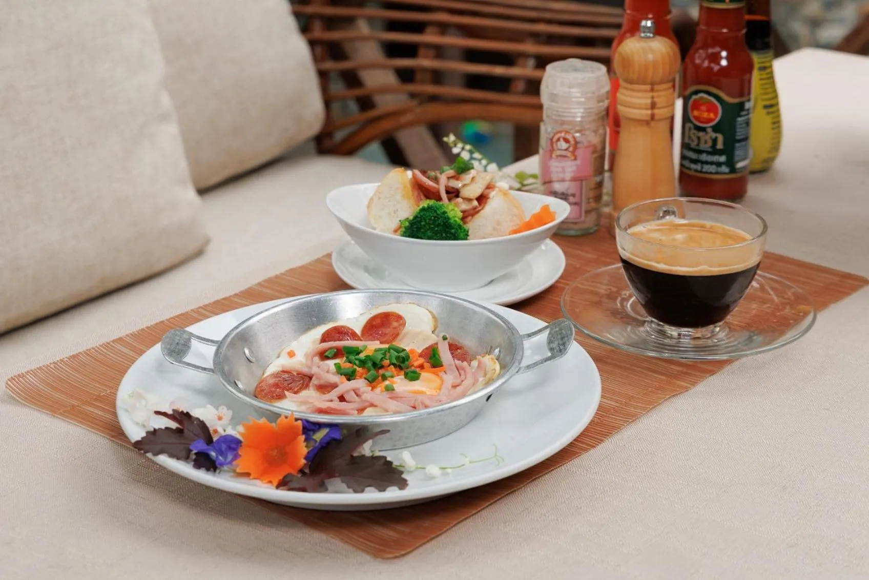 Breakfast in Le Charcoa Hotel