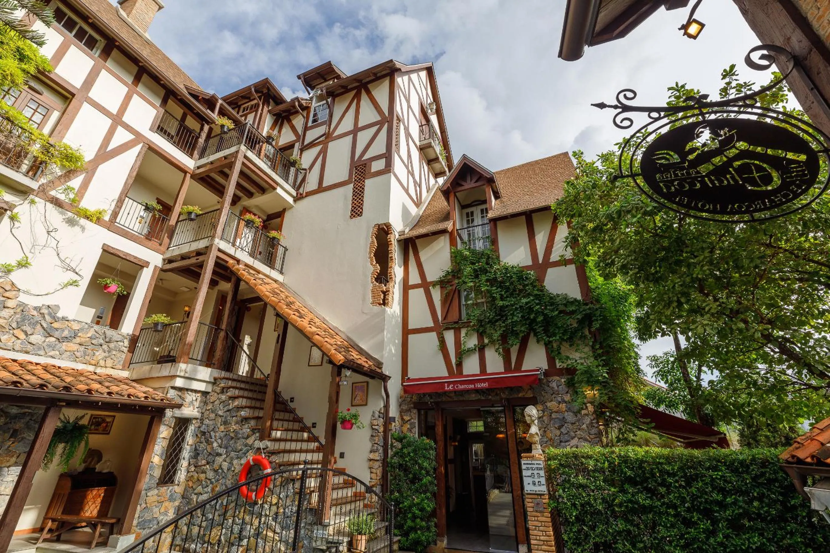 Property building in Le Charcoa Hotel