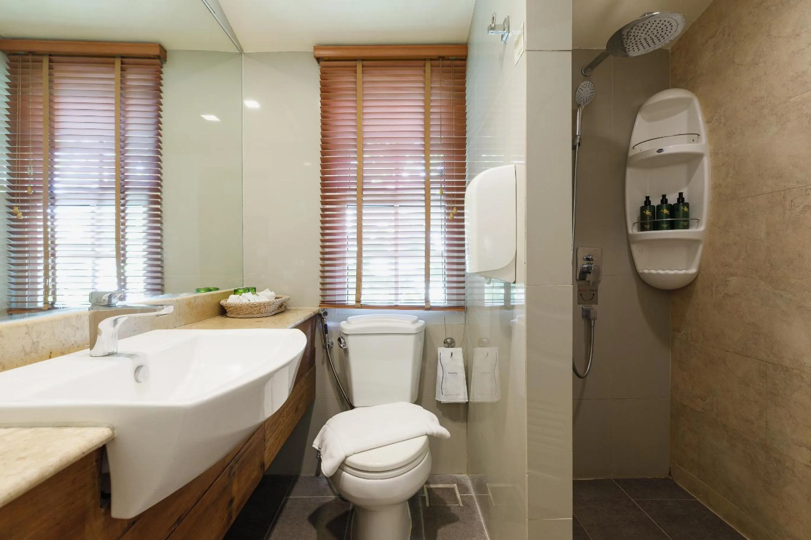 Bathroom in Le Charcoa Hotel