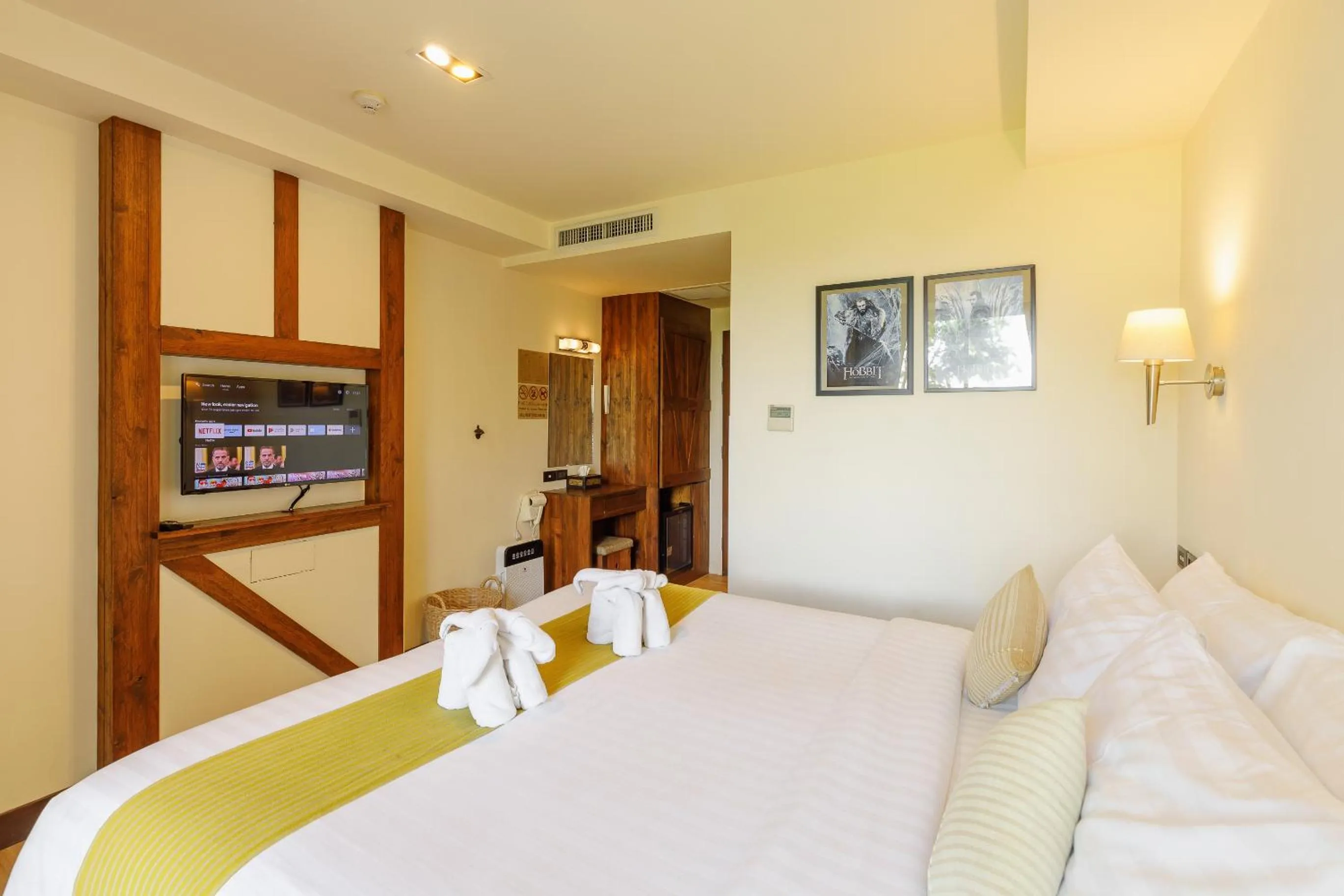 Bedroom, Bed in Le Charcoa Hotel